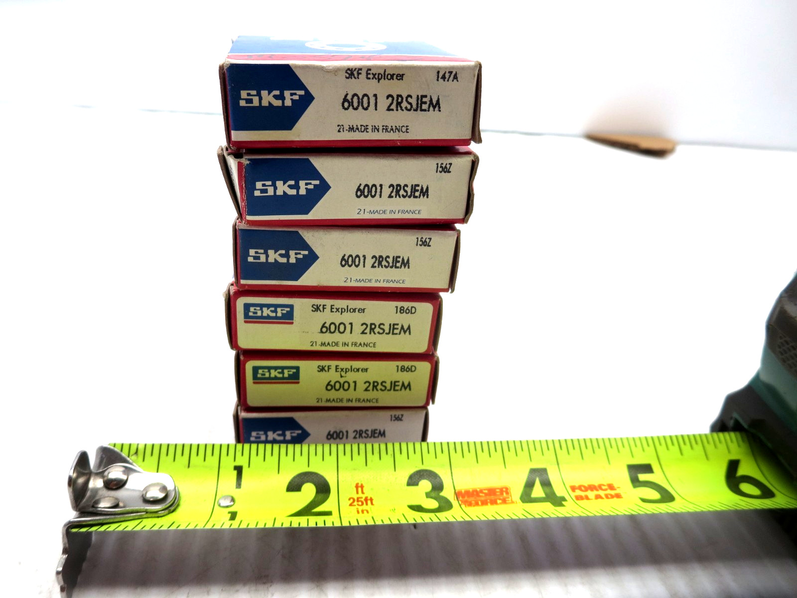SKF 6001 2RSJEM Ball Bearing Deep Groove 28/12/8mm 1 Lot = 6Each NEW (NIB).