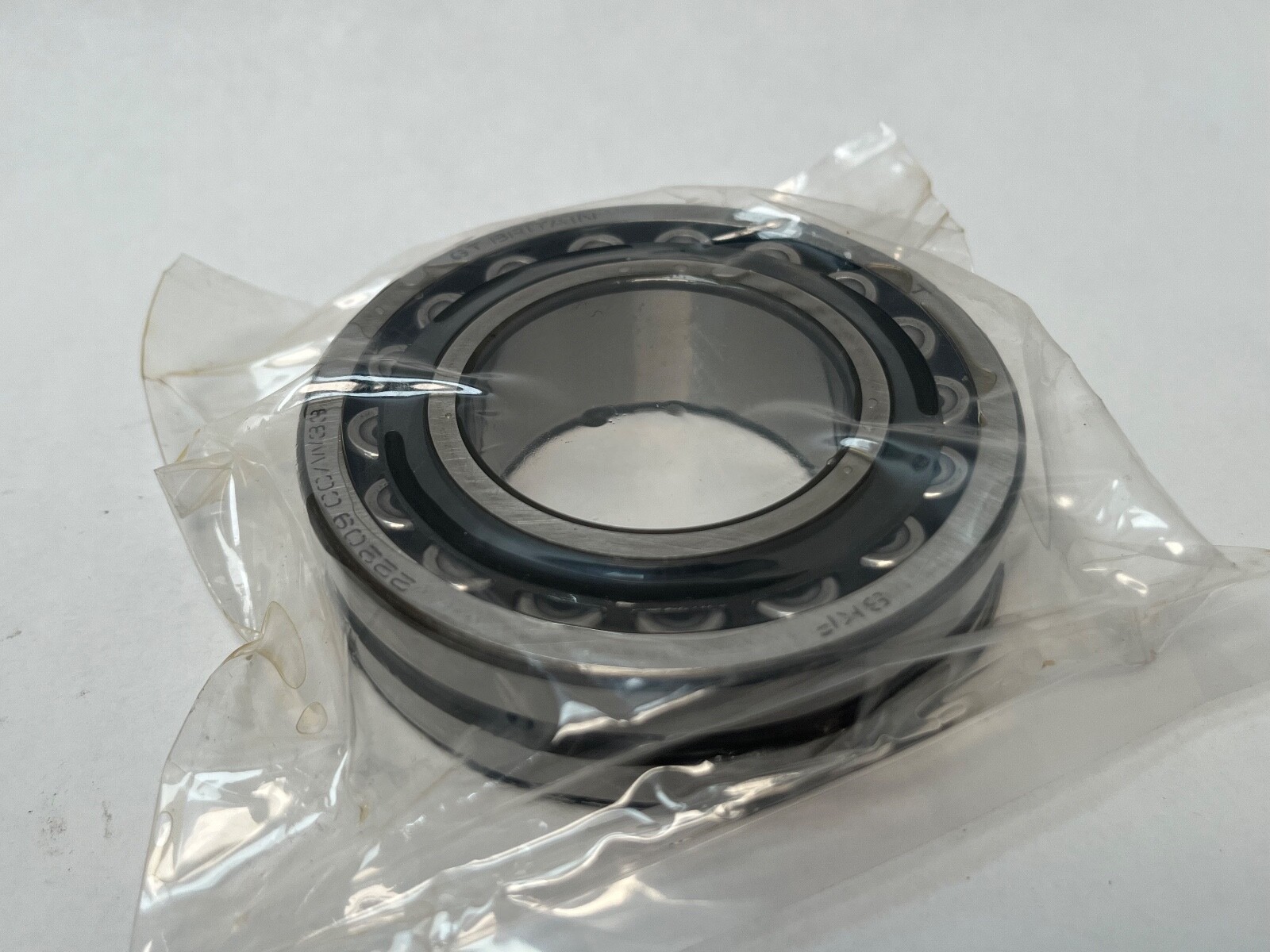 SKF 22209-CC-W33 Spherical Bearing 45x85x23 mm 22209 CC/CJ/C W33 Britain