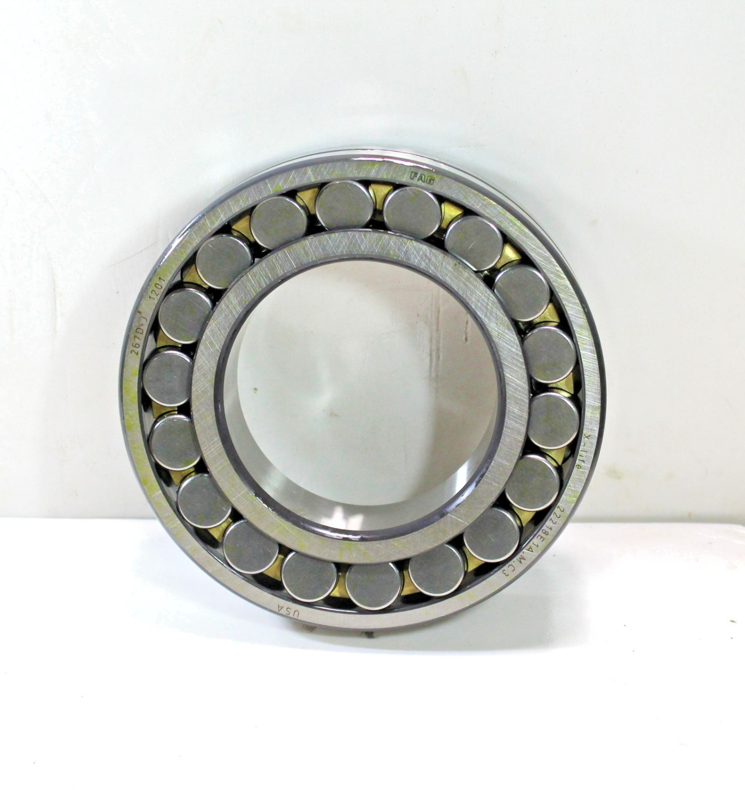 FAG 22218-E1A-M-C3 Spherical Roller Bearing, Straight Bore, 90x160x40mm