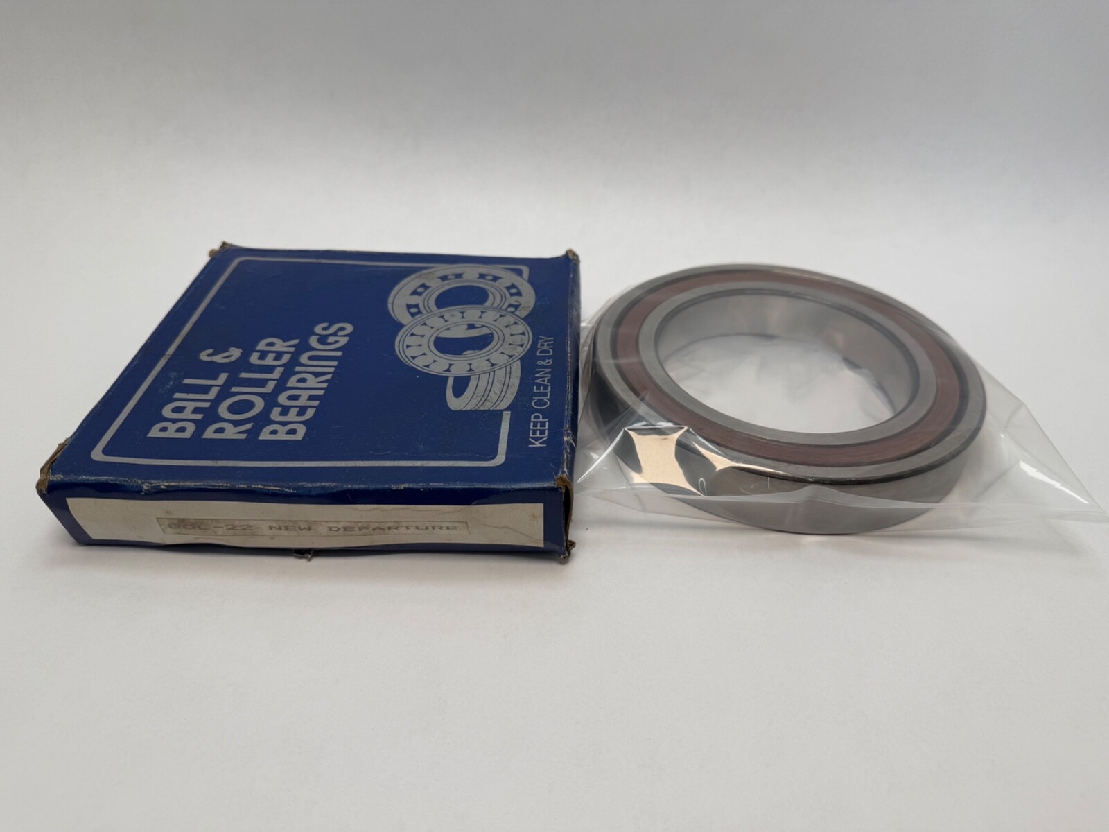 NDH Q0L22 Angular Bearing Q-0L22 7022-C 110x170x28 mm