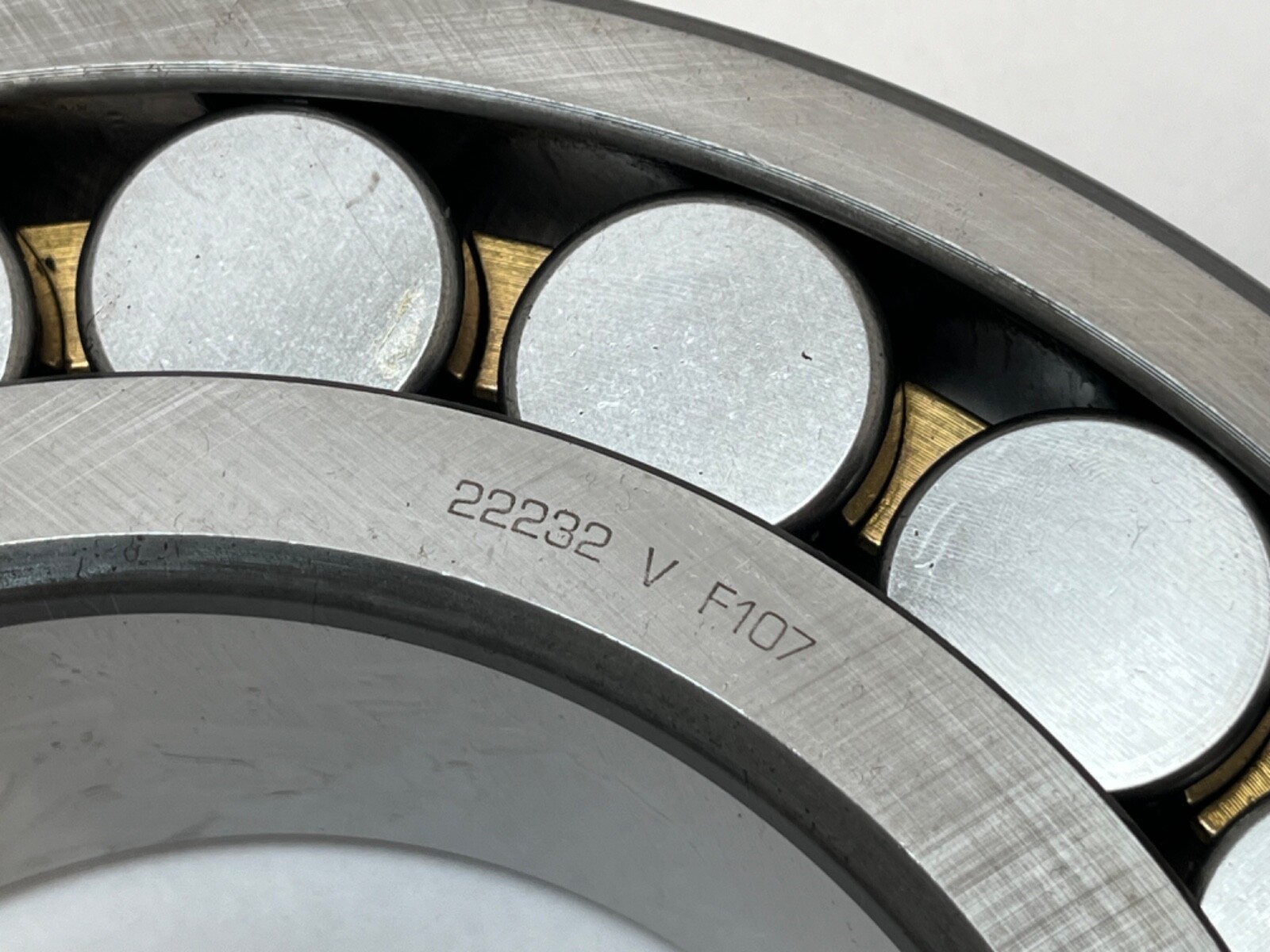 SNR 22232VF107 Spherical Bearing 160x290x80 mm 22232-V-M-C3-W33 Italy