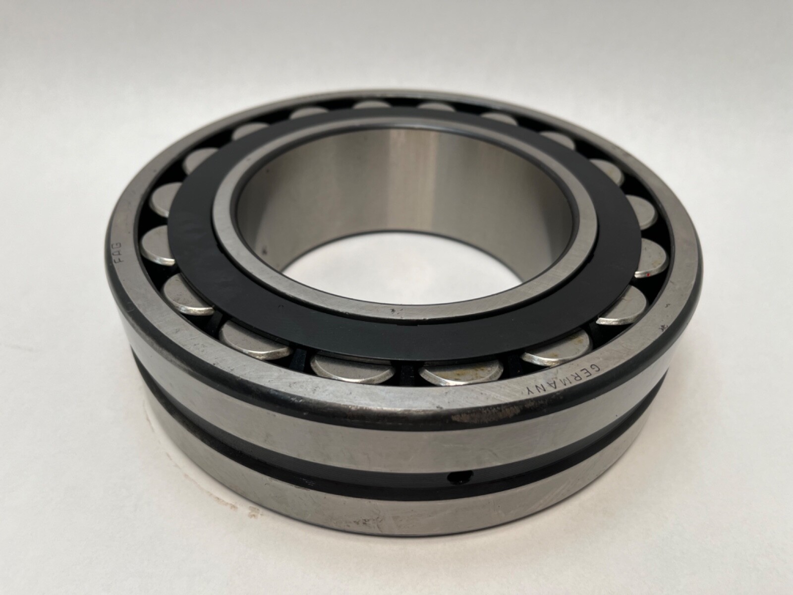 FAG 22224ES.TVP Spherical Bearing 120x215x58 mm 22224-ES-TVP-W33 USA