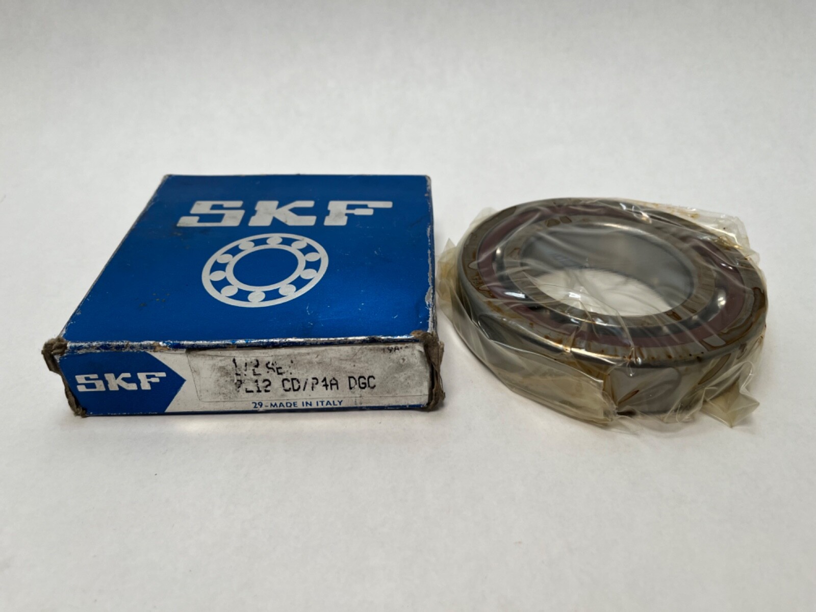 SKF 7212-CDGC/P4A Angular Bearing 60x110x22 mm 7212-CD-P4A-DGC Italy