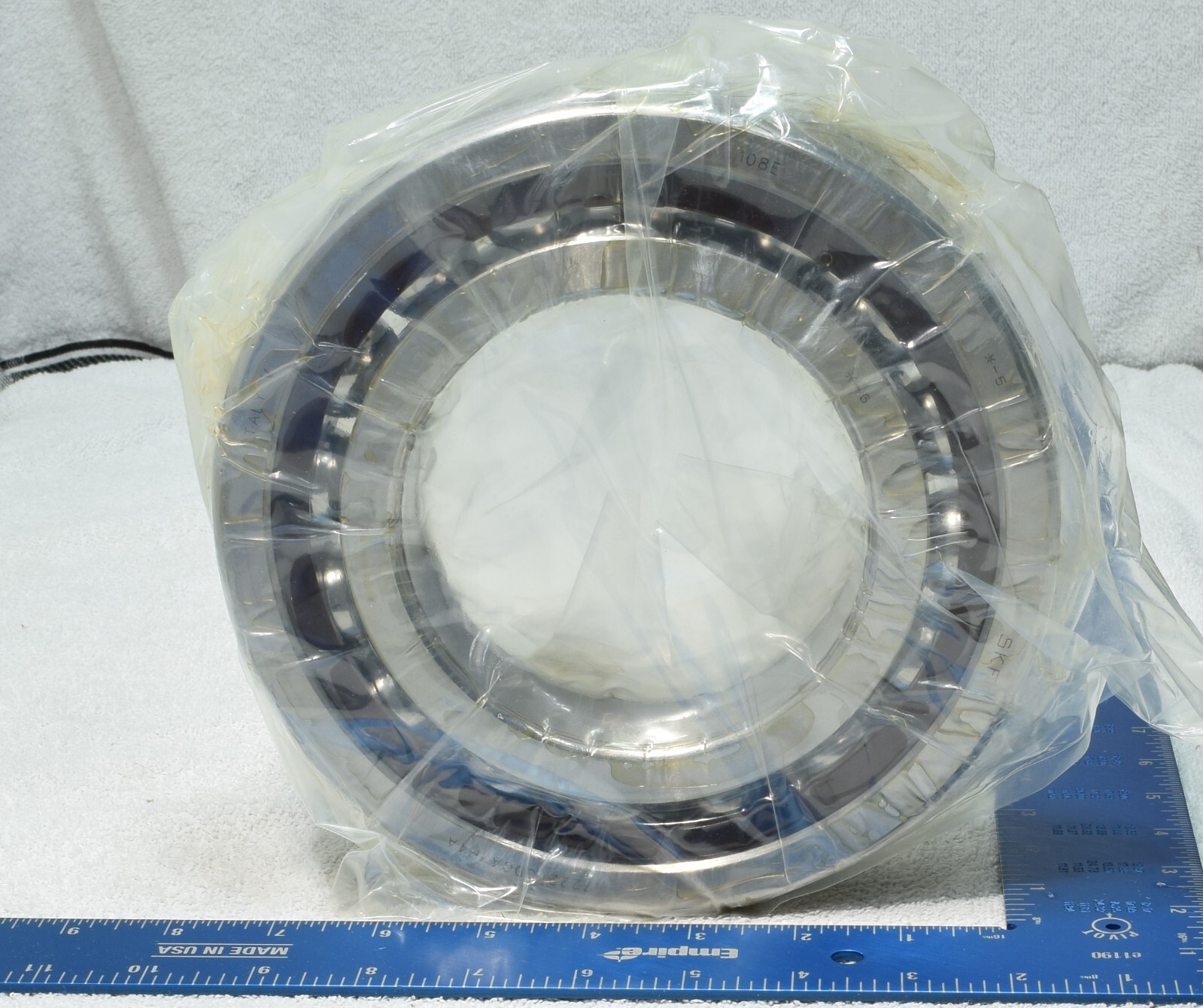 SKF Spindle bearings 7222 CDGA/P4A ID 110mm AD 200mm width 38mm