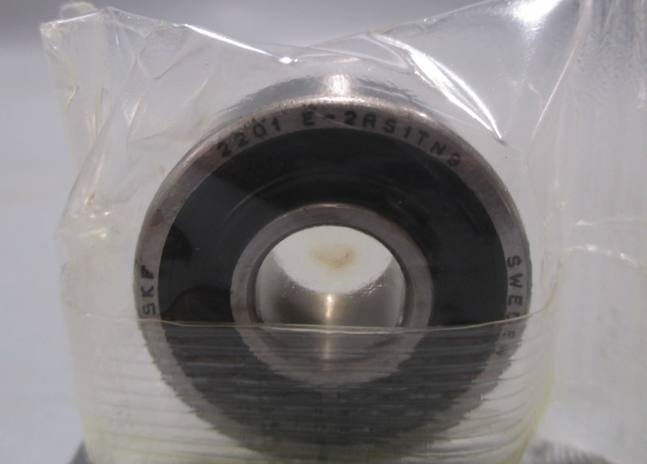 NEW LOT OF 2 SKF 2201E-2RS1TN9 SEALED SELF ALIGNING BALL BEARING