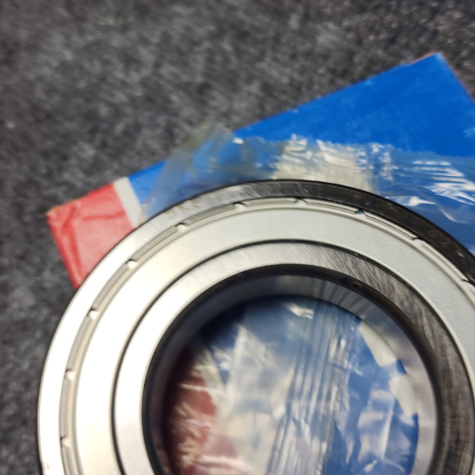 SKF 6212-2Z/C3 Deep Groove Ball Bearings 60x110x22 mm 6212 2Z C3 6212