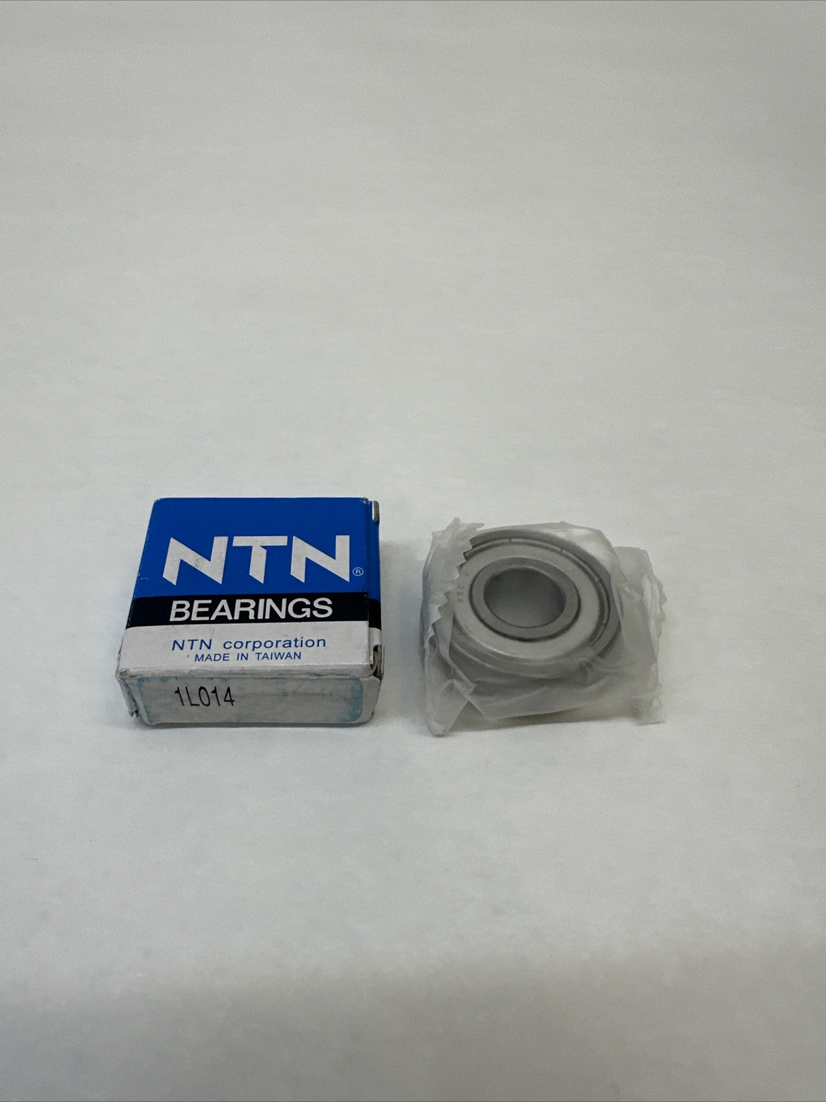 NEW NTN 6201ZZC3/EM Double Shield Deep Groove Radial Ball Bearing