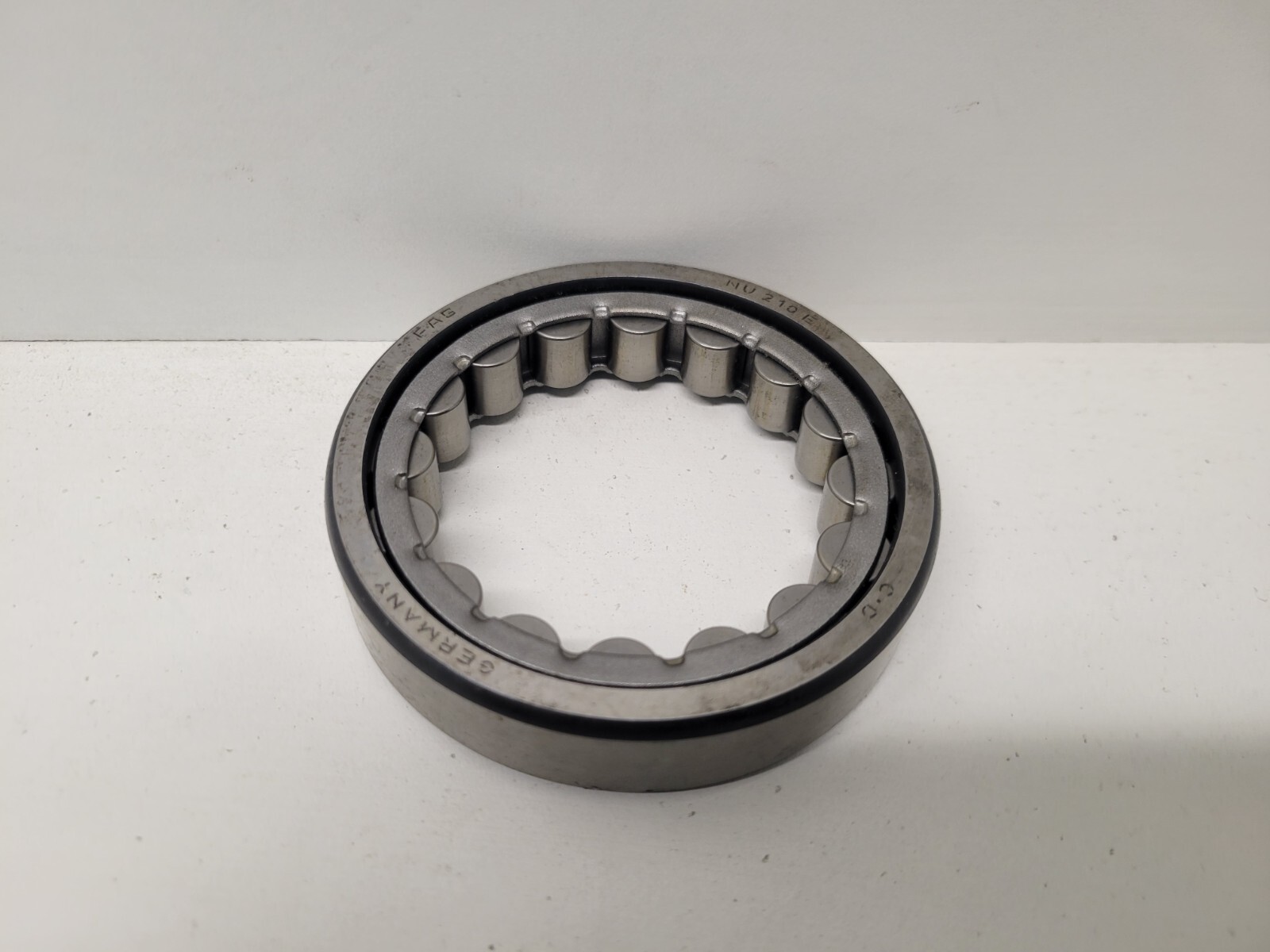 NEW OLD STOCK! FAG CYLINDRICAL ROLLER BEARING NU210E