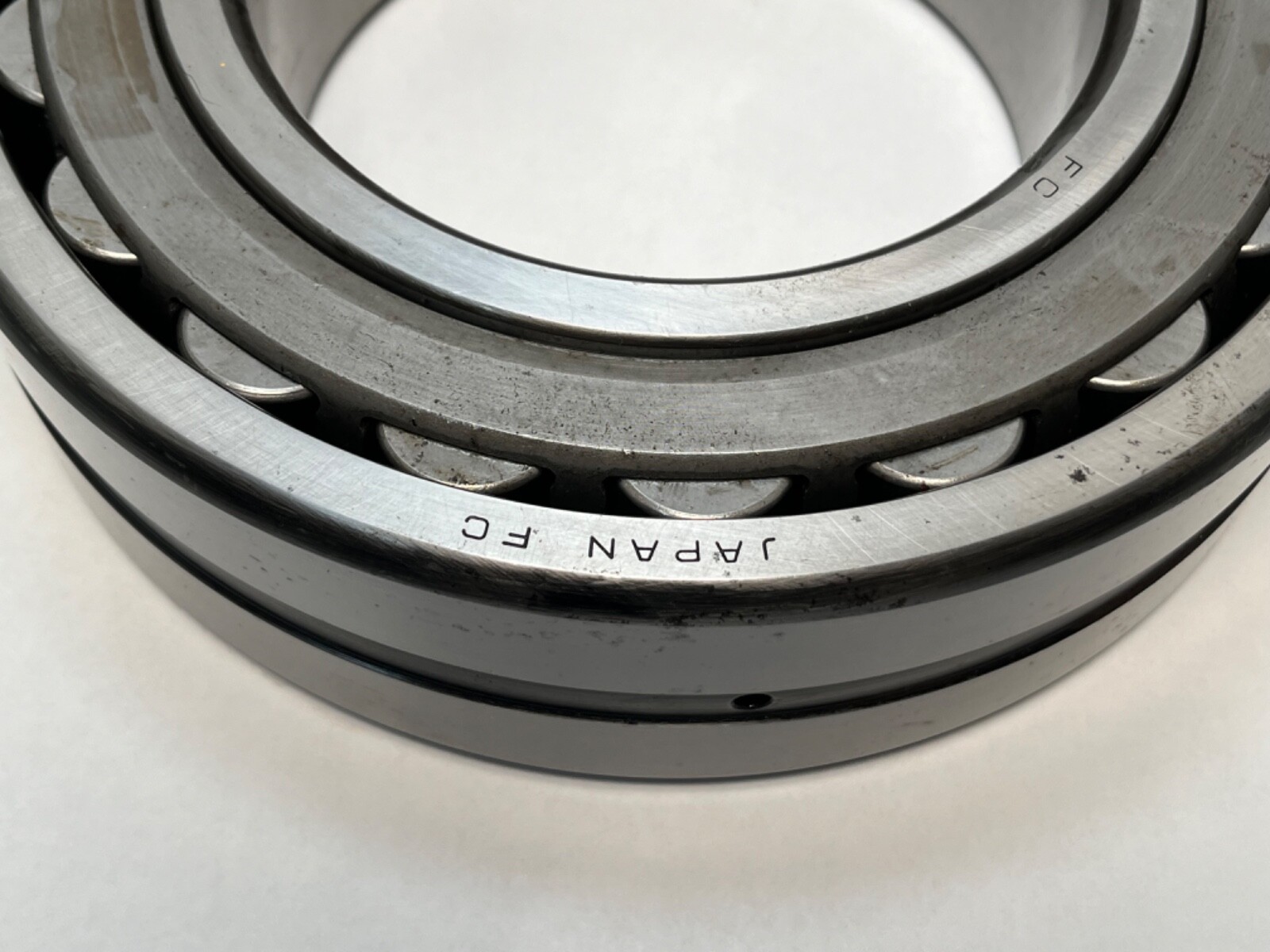 NSK 22226CDE4C3 Bearing 22226-CD-E4-C3 22226 CC C3 W33 130x230x64 mm