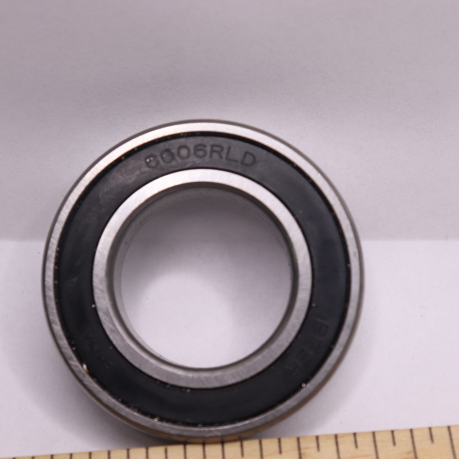 Peer Single Lip Seal Radial Bearing Alloy Steel 30mm ID x 55mm OD x 13mm Width