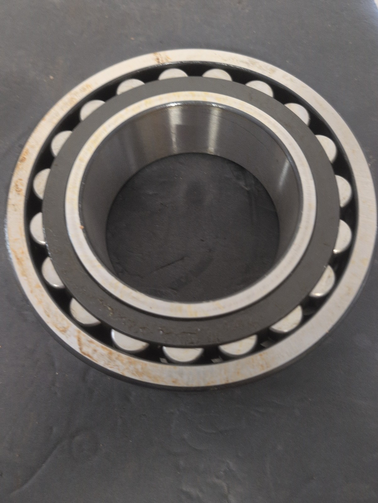 SKF 22220 Spherical Roller Bearing Part# 8496888 New-Open Box