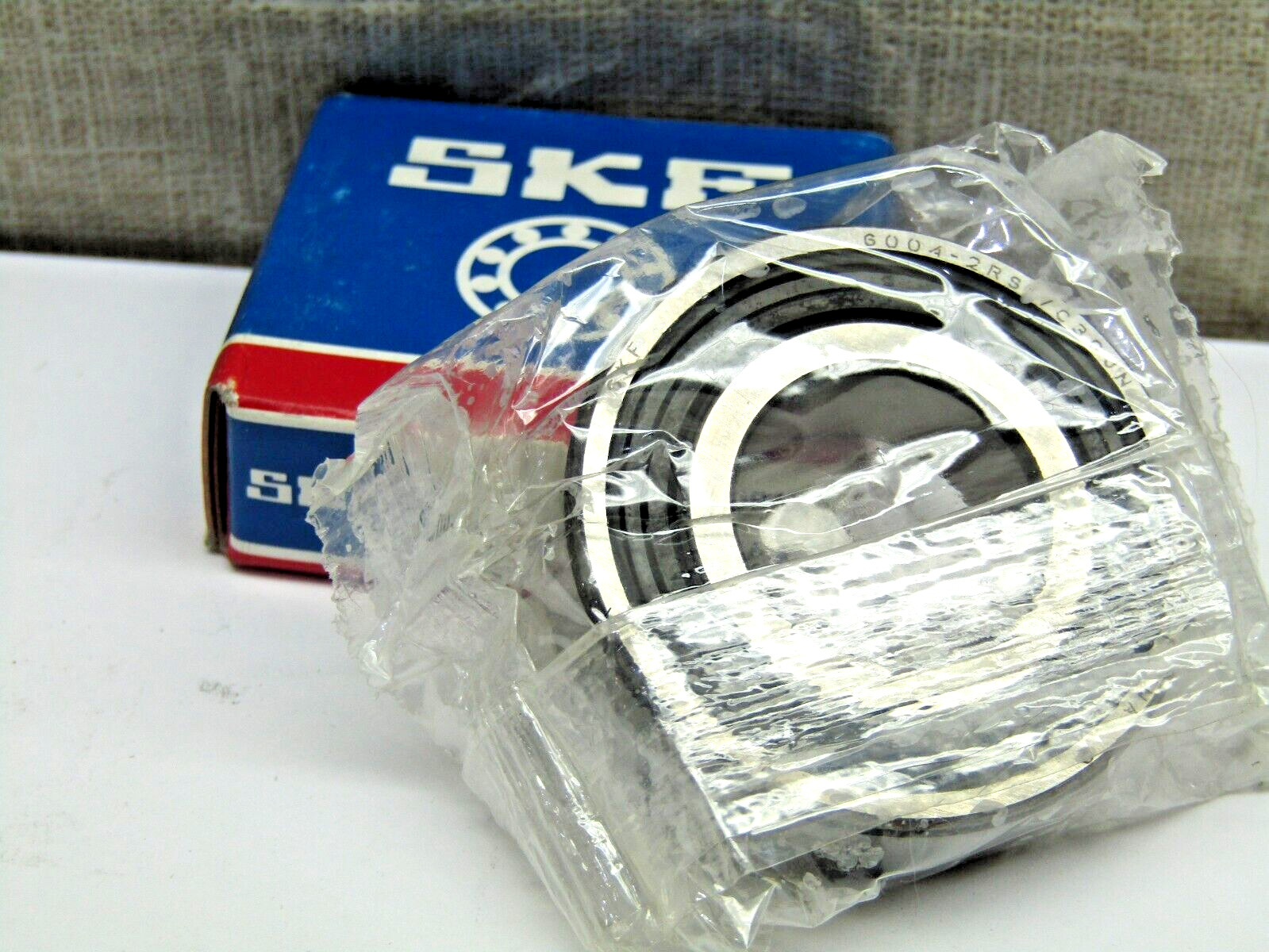 SKF 6004-2RS JEM 20mm X 42mm X 12mm Sealed Bearing