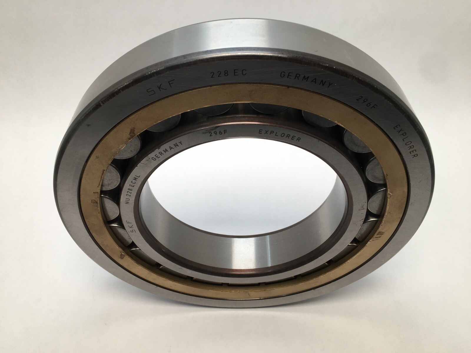 SKF NU-228-ECML Cylindrical Roller Bearing 140x250x42 mm NU228ECML NU228 Germany