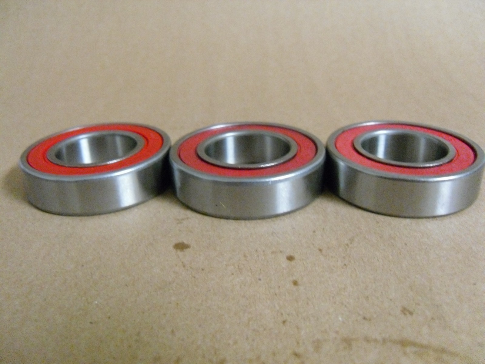 (Qty 3) 6005-2RS BALL BEARING