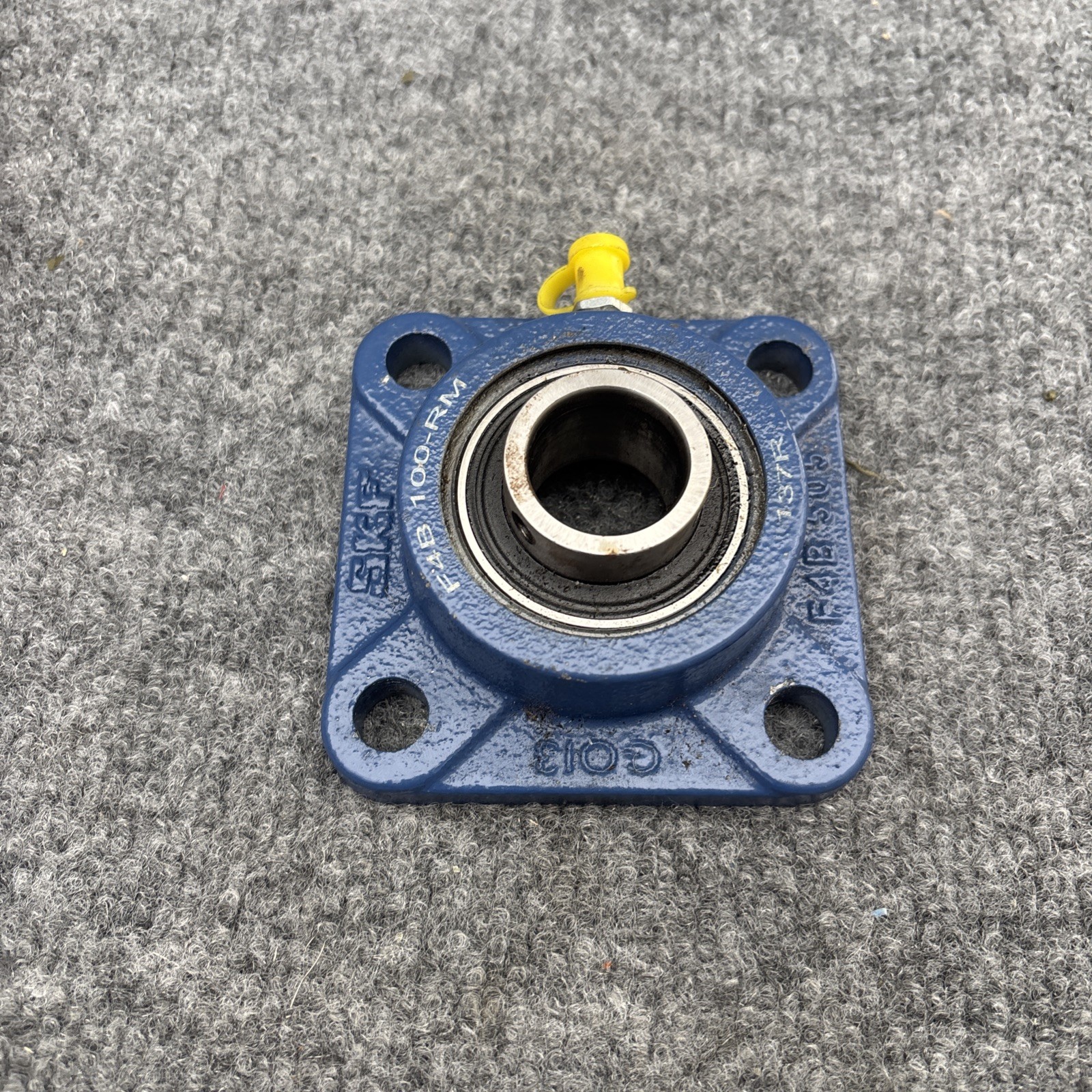 Lot of 2 – SKF F4B-100-RM Square Flange Block Bearing 1″ Bore 4 Bolt Cast Iron