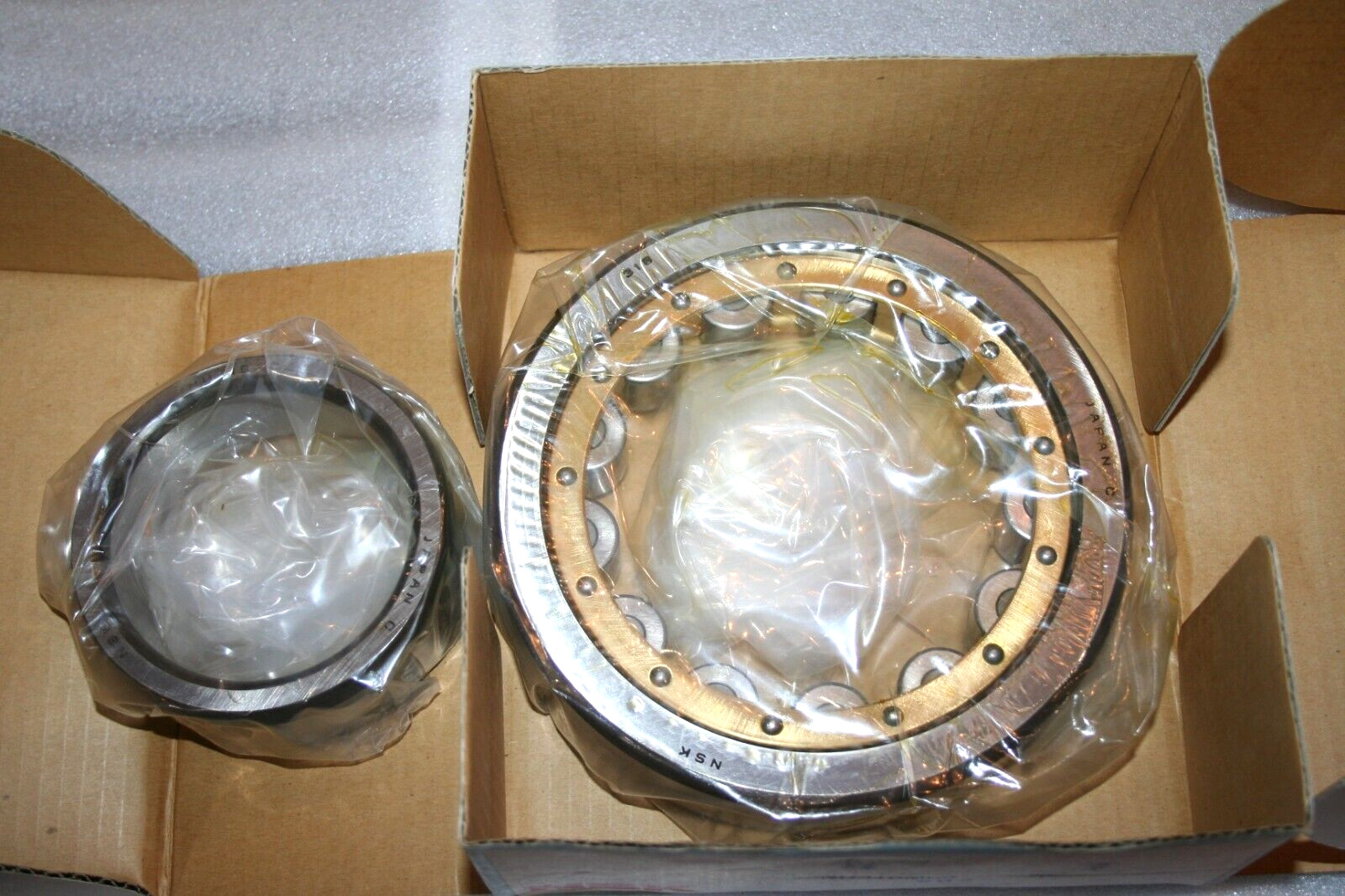 NSK NU318MC4 Cylindrical Roller Bearing 90x190x43 mm NU 318 M C4 * NEW *
