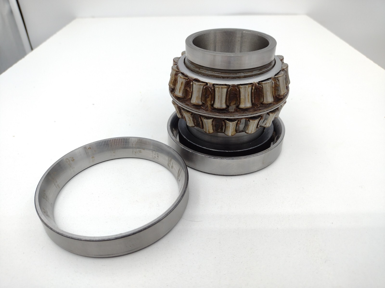Rexnord 2115U Spherical Insert Bearing Rebuild Kit 1-15/16″ Bore (pre-greased)