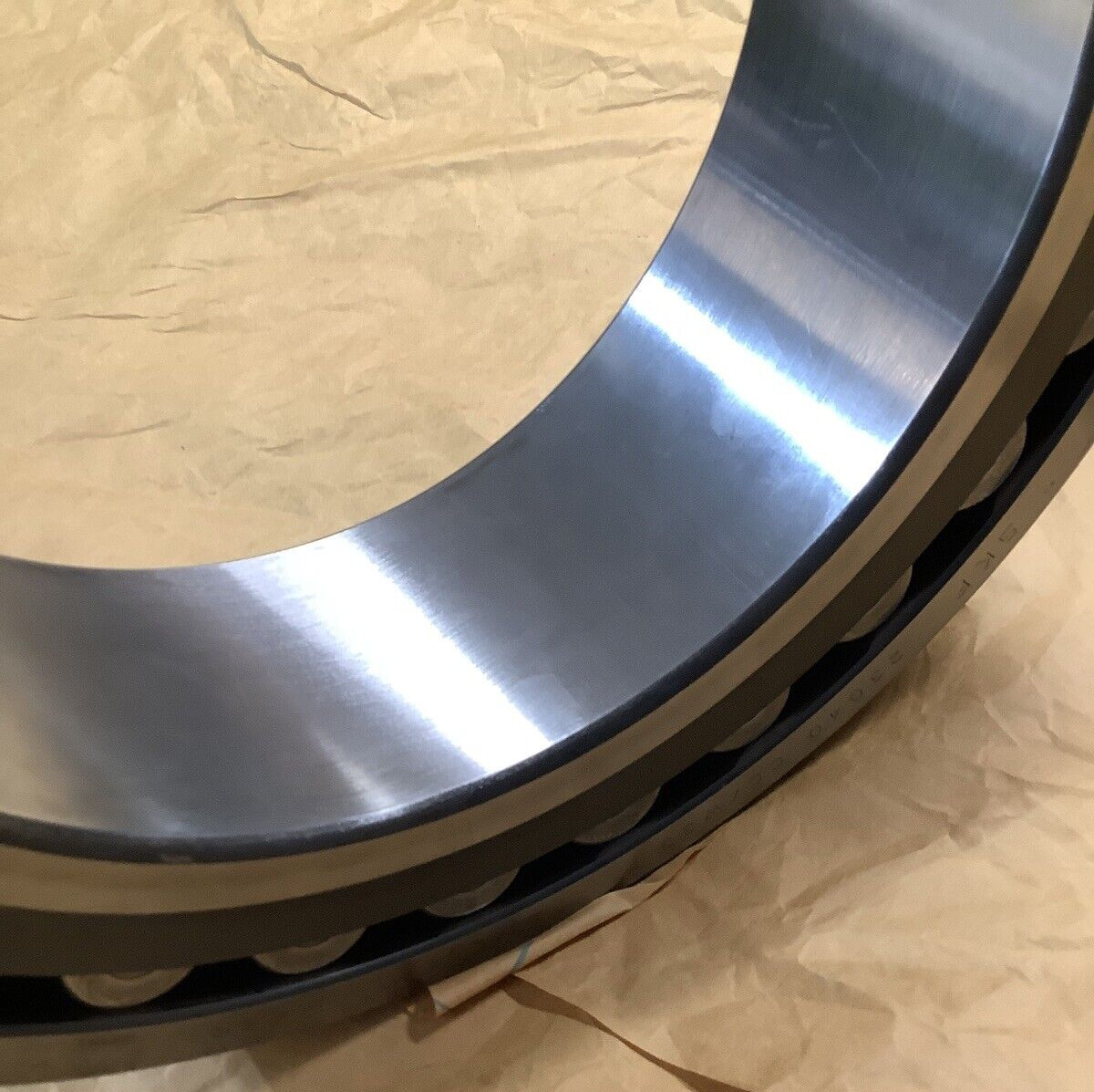 SKF 23040 CC/W33 SPHERICAL ROLLER BEARING 200 X 310 X 82MM **NEW NO BOX**
