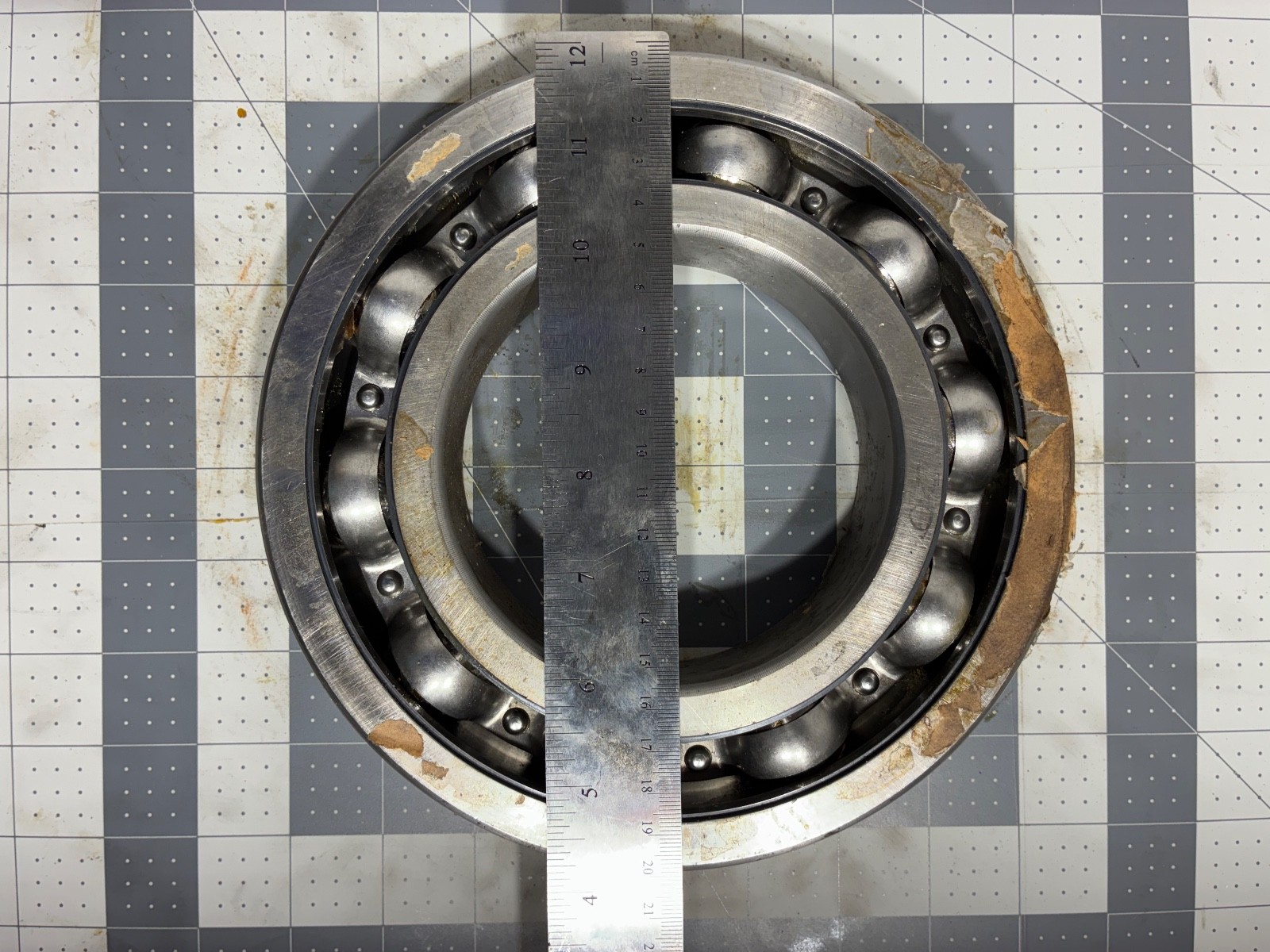 SKF 6222 – Single Row Deep Groove Ball Bearing – Made in USA – New Open Box