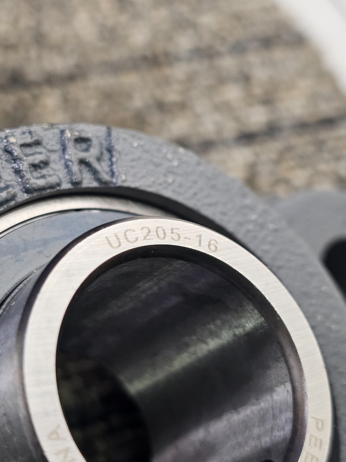 Peer UCFT205-16: Flange Bearing Unit 1″ Bore 2 Bolt Flange