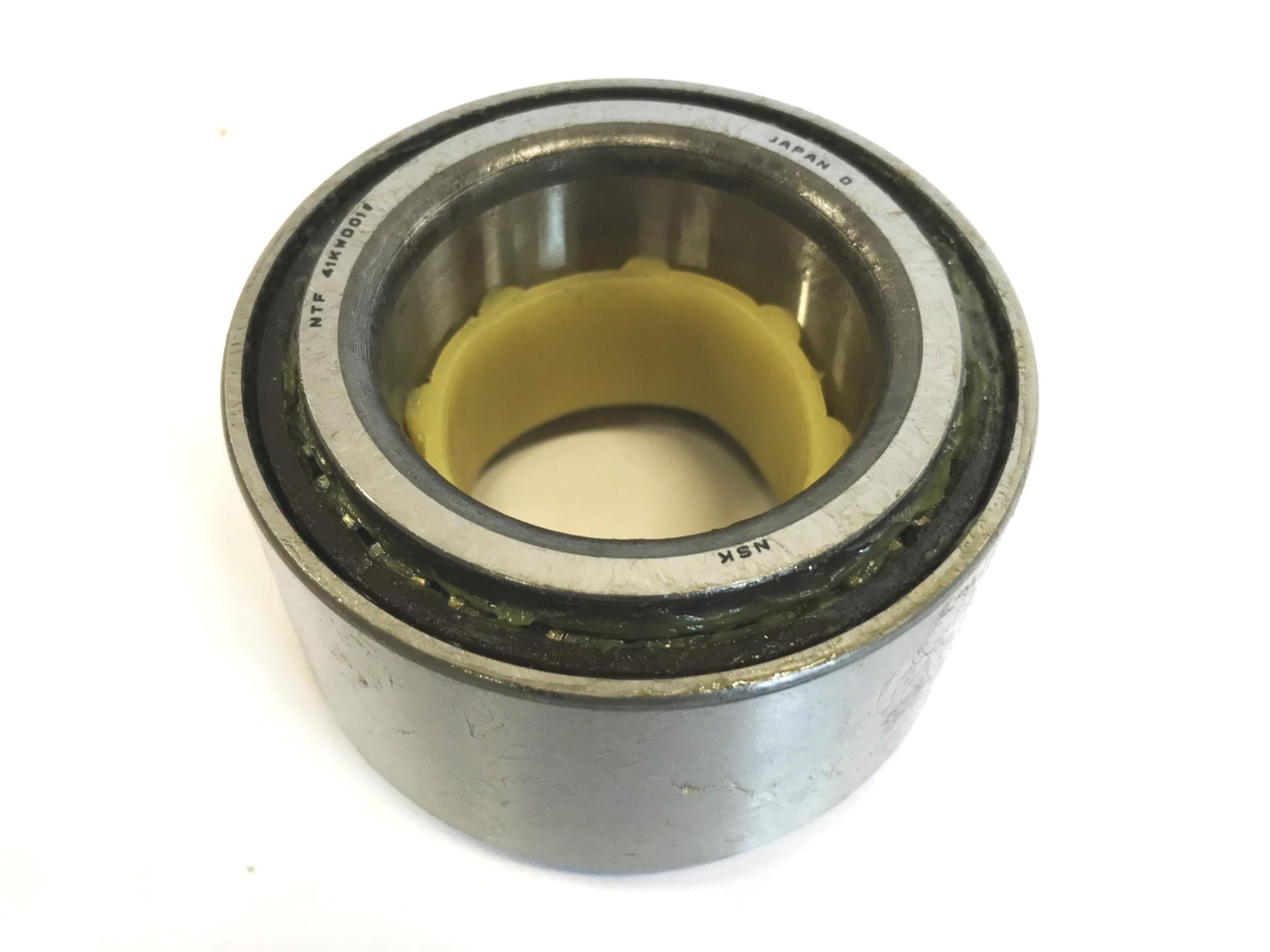 Federal Mogul/NSK 2-5/8 inch x 1-1/2 inch Wheel Bearing 517009 NOS