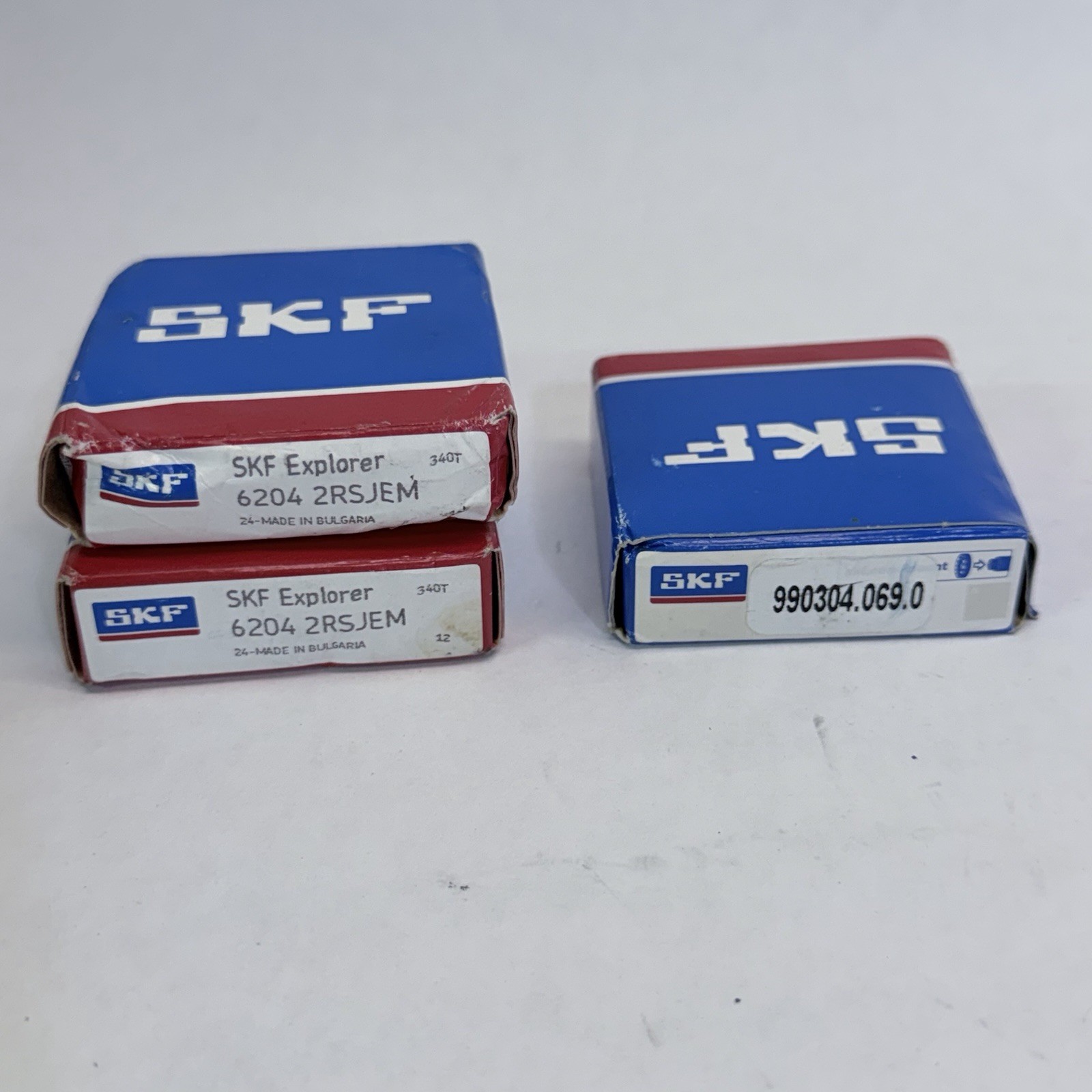 (LOT OF 3) SKF 2 DIFFERENT PN BEARINGS (2) 6204-2RSJEM – (1) 6204-2RSH