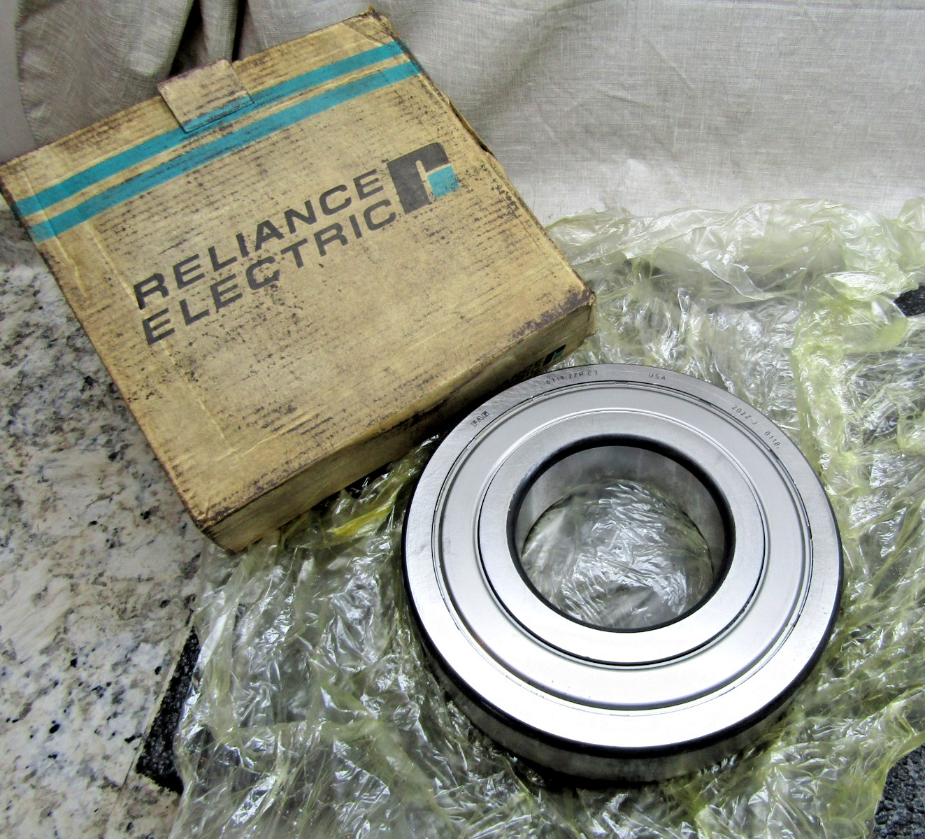 FAG 6319-2ZR C3 6319-ZZ 95mm x 200mm x 45mm Shielded Bearing