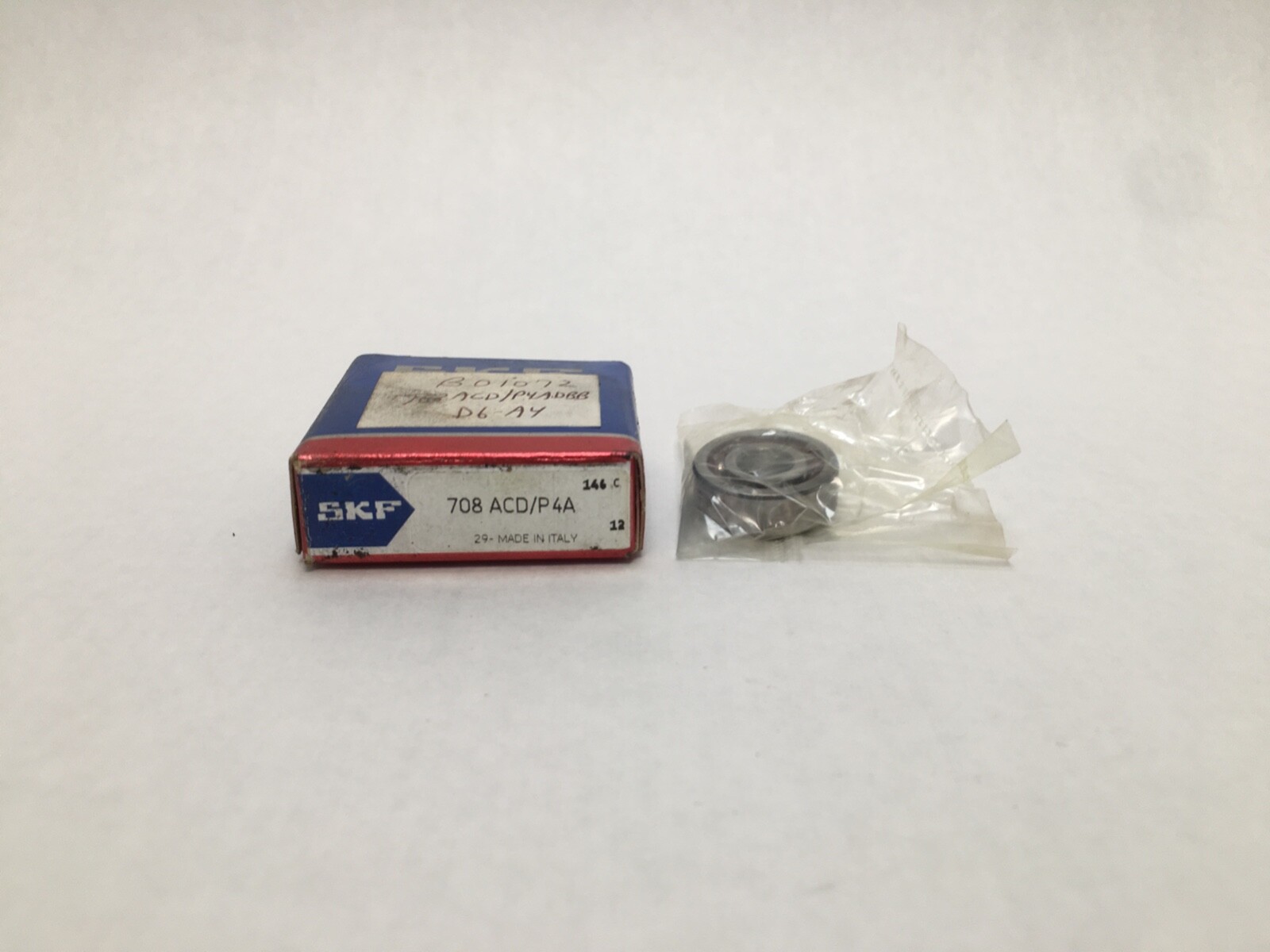 SKF 708-ACD/P4 Angular Contact Bearing 8x22x7 mm 708 ACD P4 Italy