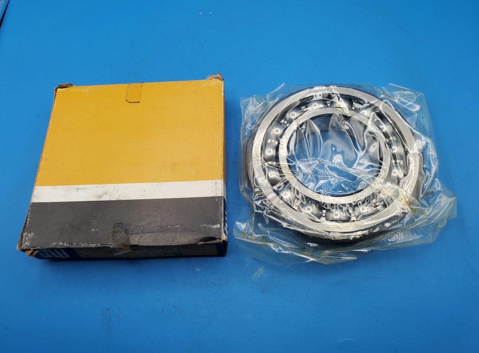RHP M213NRJ RR Ball Bearing W/ Snap Ring NOS Sealed – Made in England