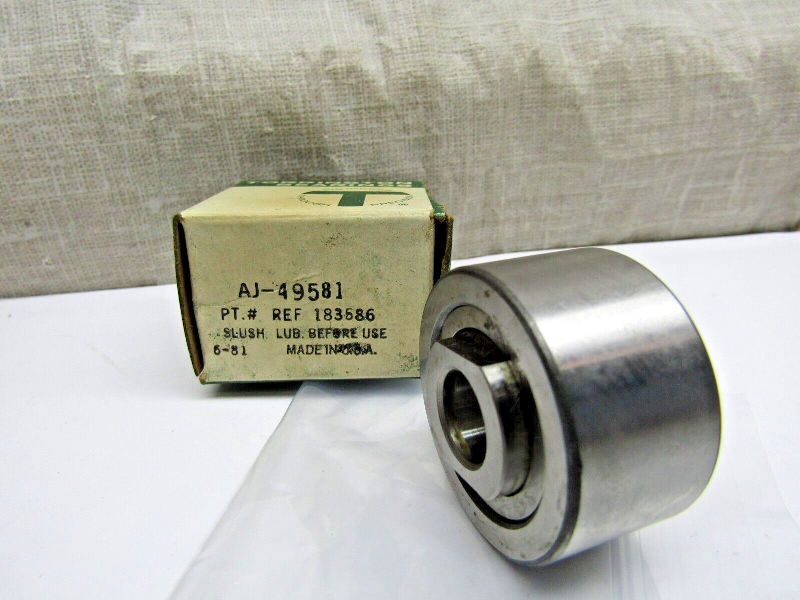 Torrington AJ-49581 7/16″ ID X 1-3/8″ OD X 3/4″ X .94″ Yoke Roller Bearing