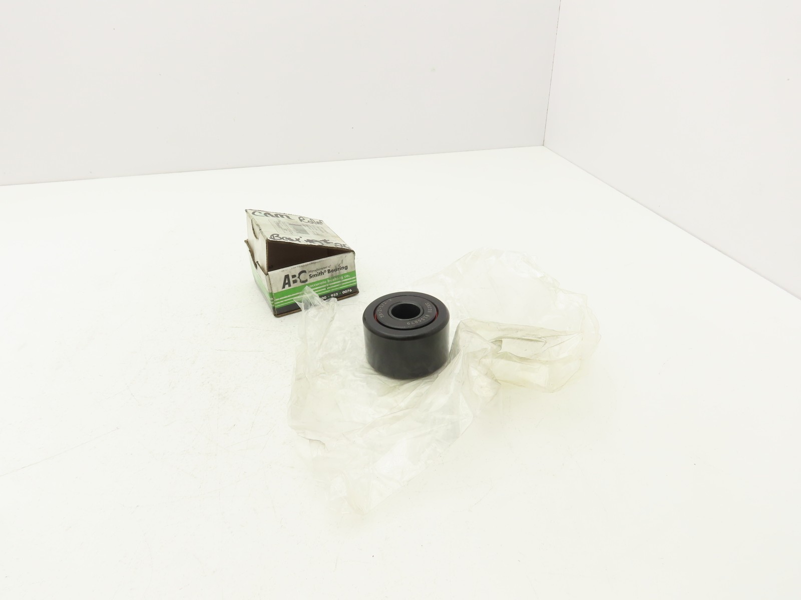 Smith Bearing YR-2-1/2-X Cam Follower Roller Bearing 2.5″ OD x .75″ ID x 1.5″ W
