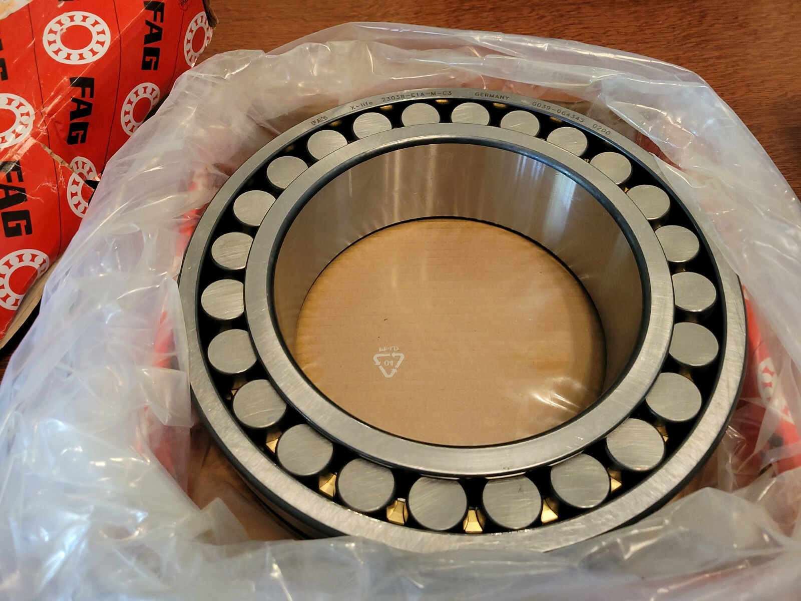 **NEW** Fag 23038-E1A-M-C3 Spherical Roller Bearing 190 x 290 x 75mm FREE SHIP