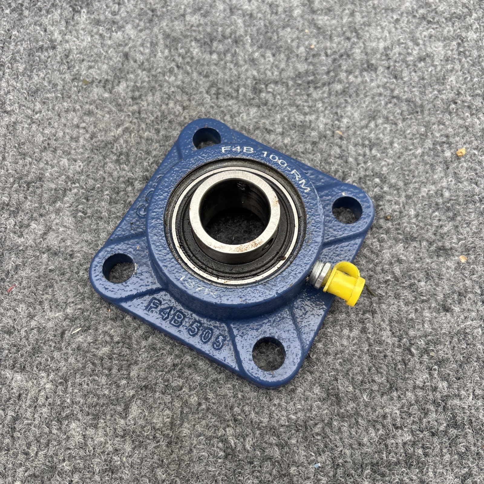 Lot of 2 – SKF F4B-100-RM Square Flange Block Bearing 1″ Bore 4 Bolt Cast Iron