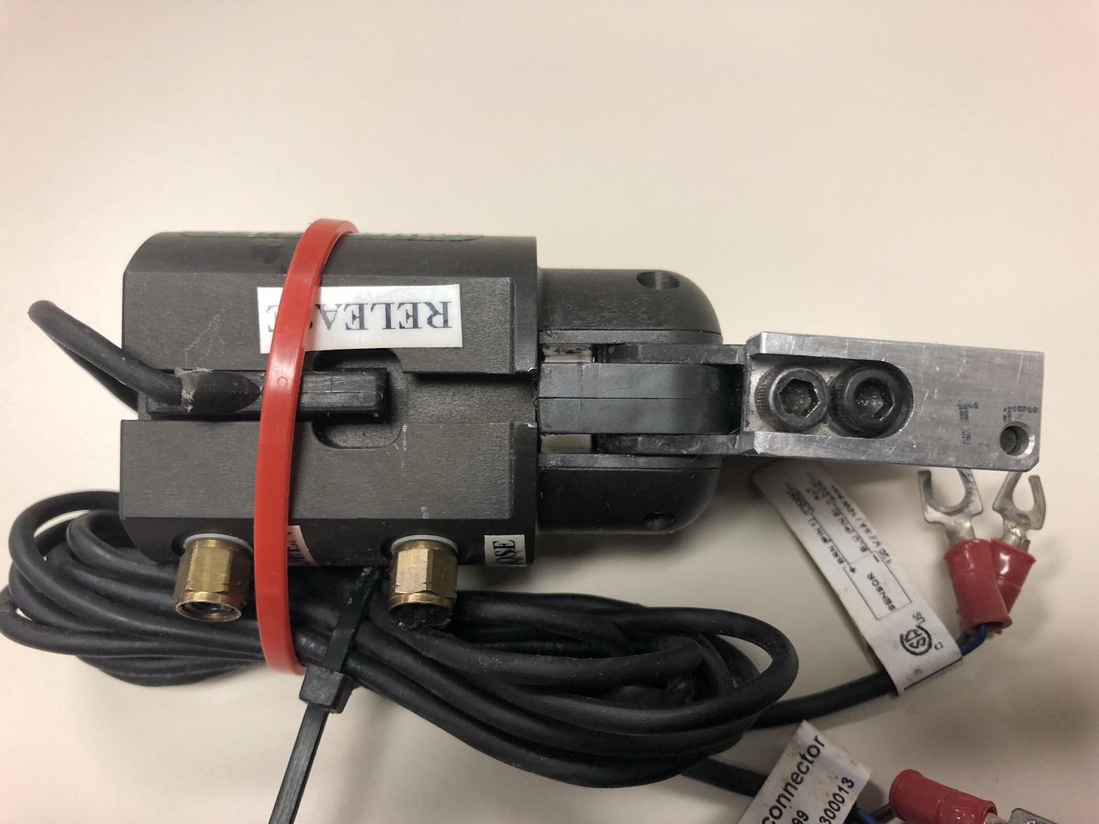 ERG016A16D1 NUMATICS EURO-SERIES GRIPPER K8800 MAX 8 BAR MAX 116 PSI SHIPSAMEDAY