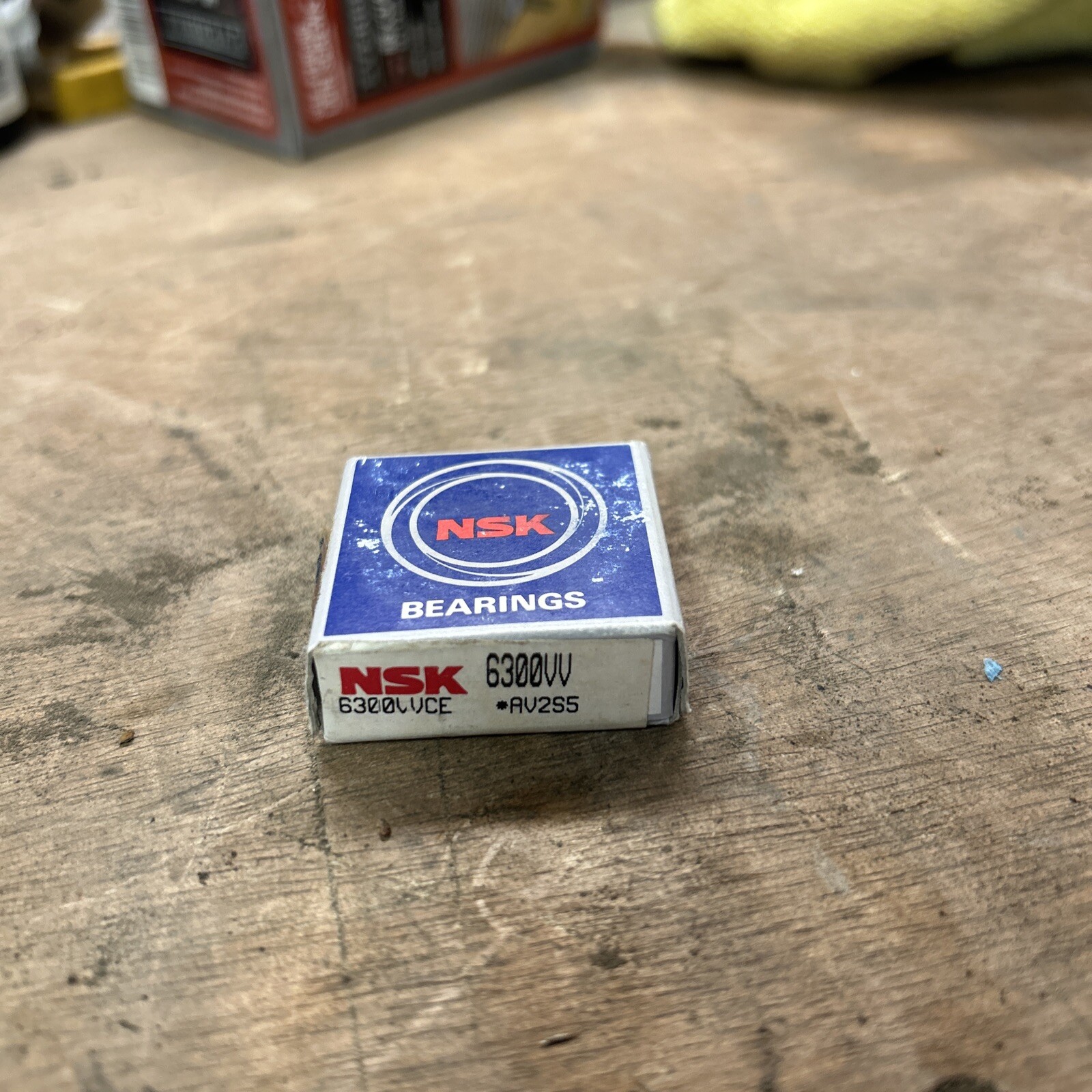 NSK 6300 VV CE BALL BEARING, RUBBER SEALED 10x35x11mm 6300 6300VV *AV2S5