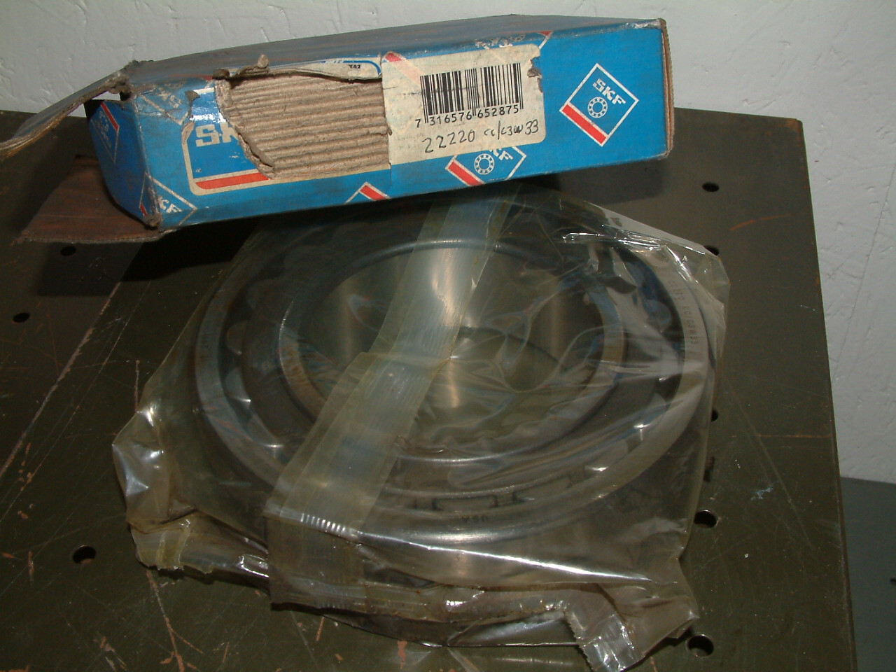 22220CC/C3W33 SKF BEARING