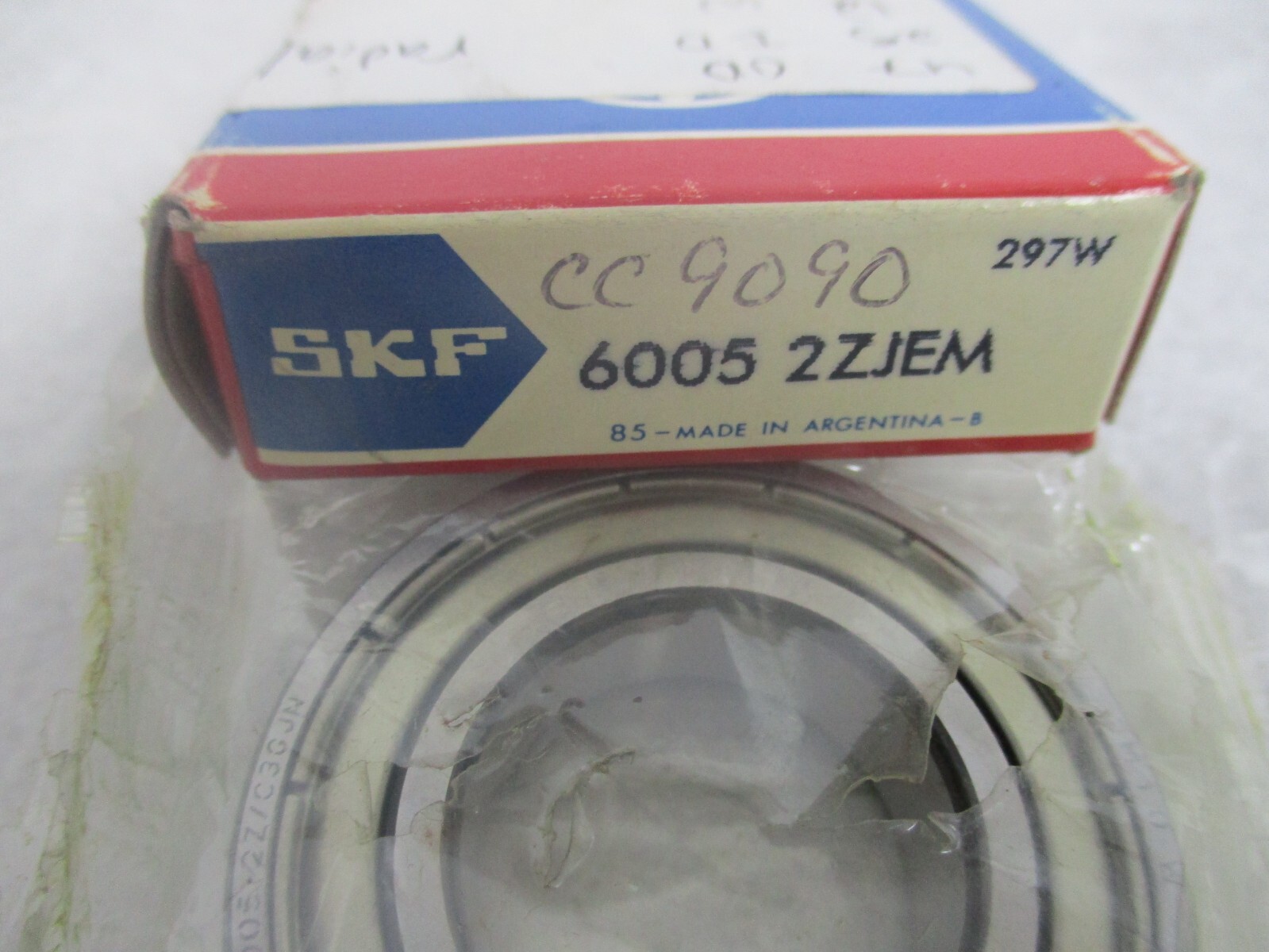 SKF 6005-2ZJEM RADIAL BEARING, T1526