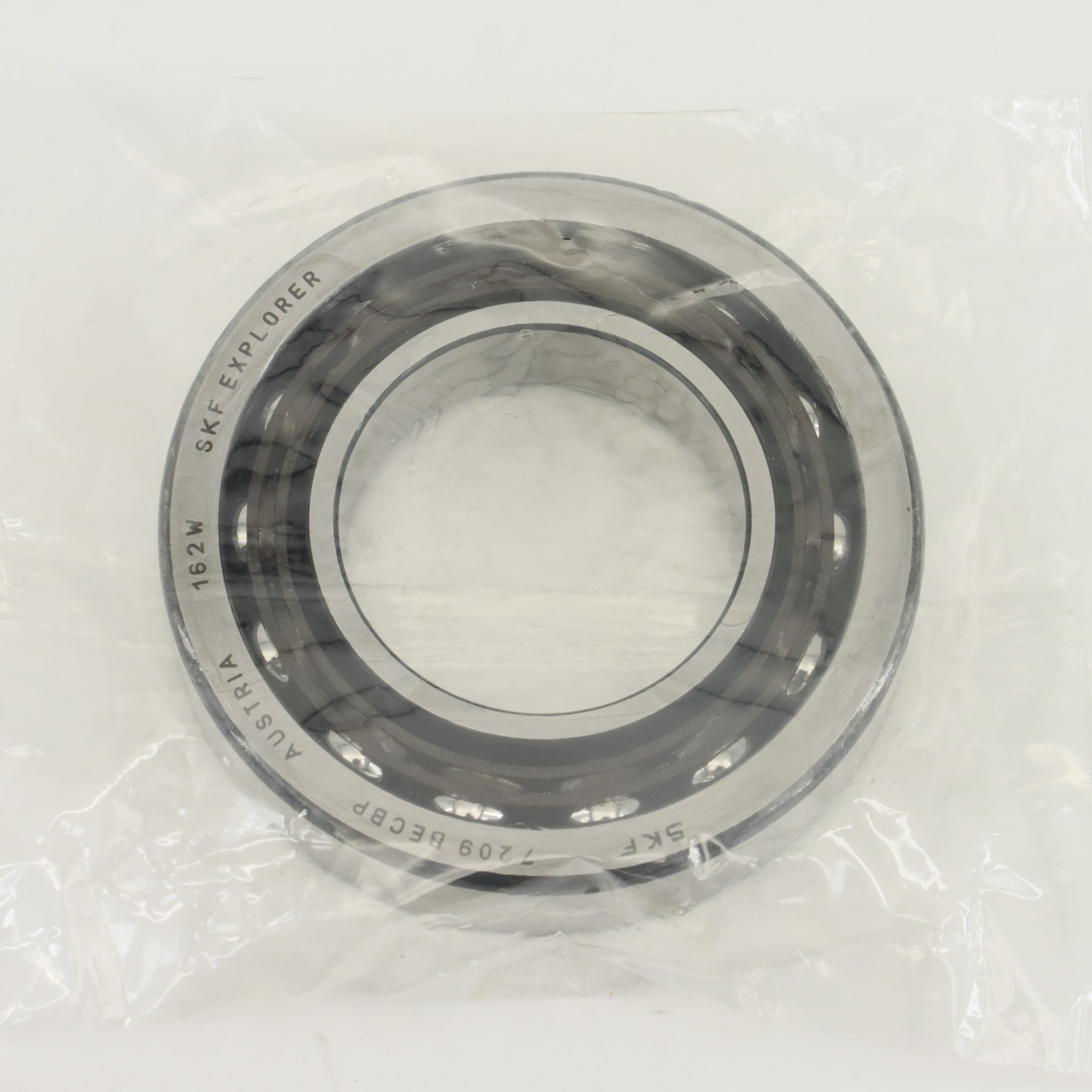 1PCS NEW SKF 7209 BECBP single row angular contact ball bearing freight free