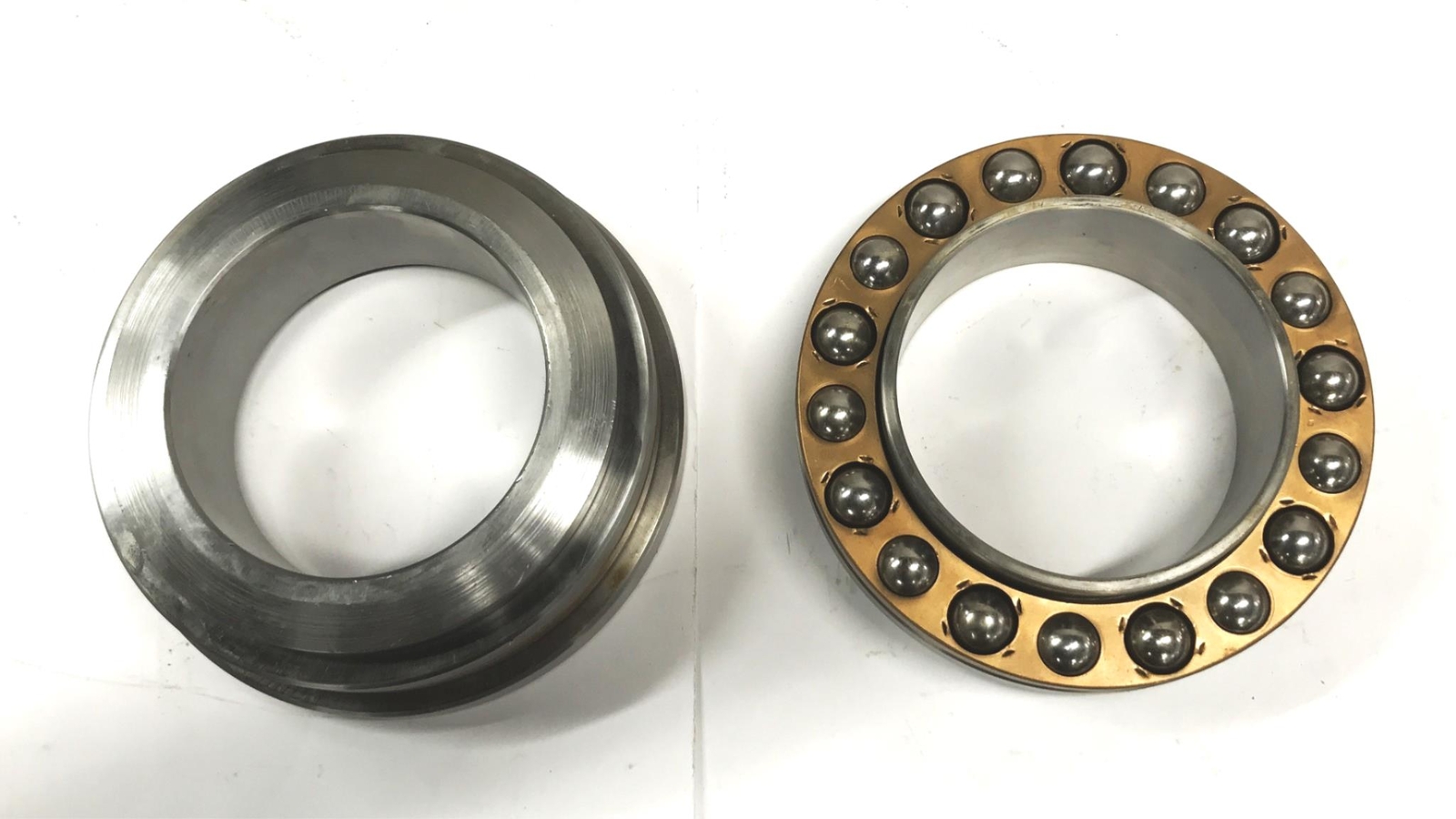 Unbranded 5-Piece 10 inch Double Thrust Bearing WD24-1/2 NOS