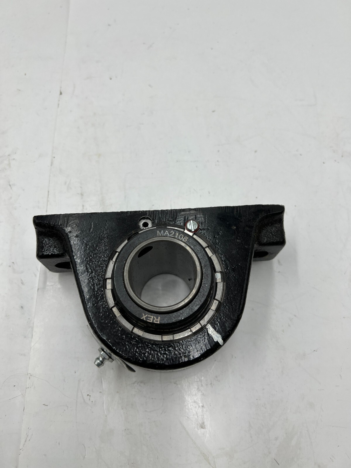 Rexnord MA2108 Self-Aligning Pillow Block Roller Bearing 1 1/2″ 00573541 Black