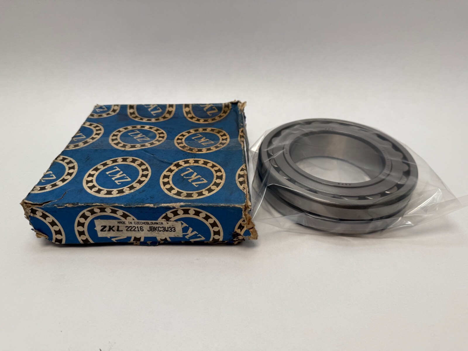 ZKL 22216JBKC3W33 Bearing 22216-J-B-K-C3-W33 22216CC 22216C 80x140x33 mm