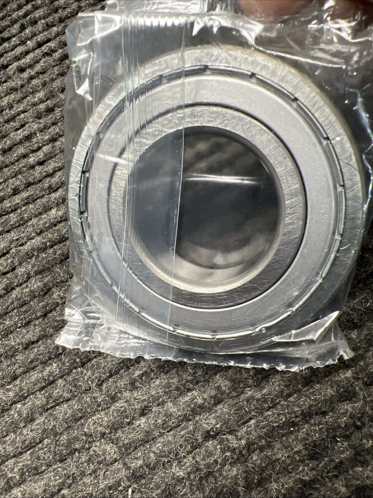 NOS SKF 6207-2Z/C3GJN Ball Bearing