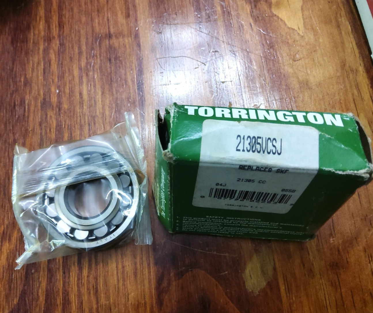 Torrington 21305VCSJC Spherical Roller Bearing, Replaces SKF 21305 CC