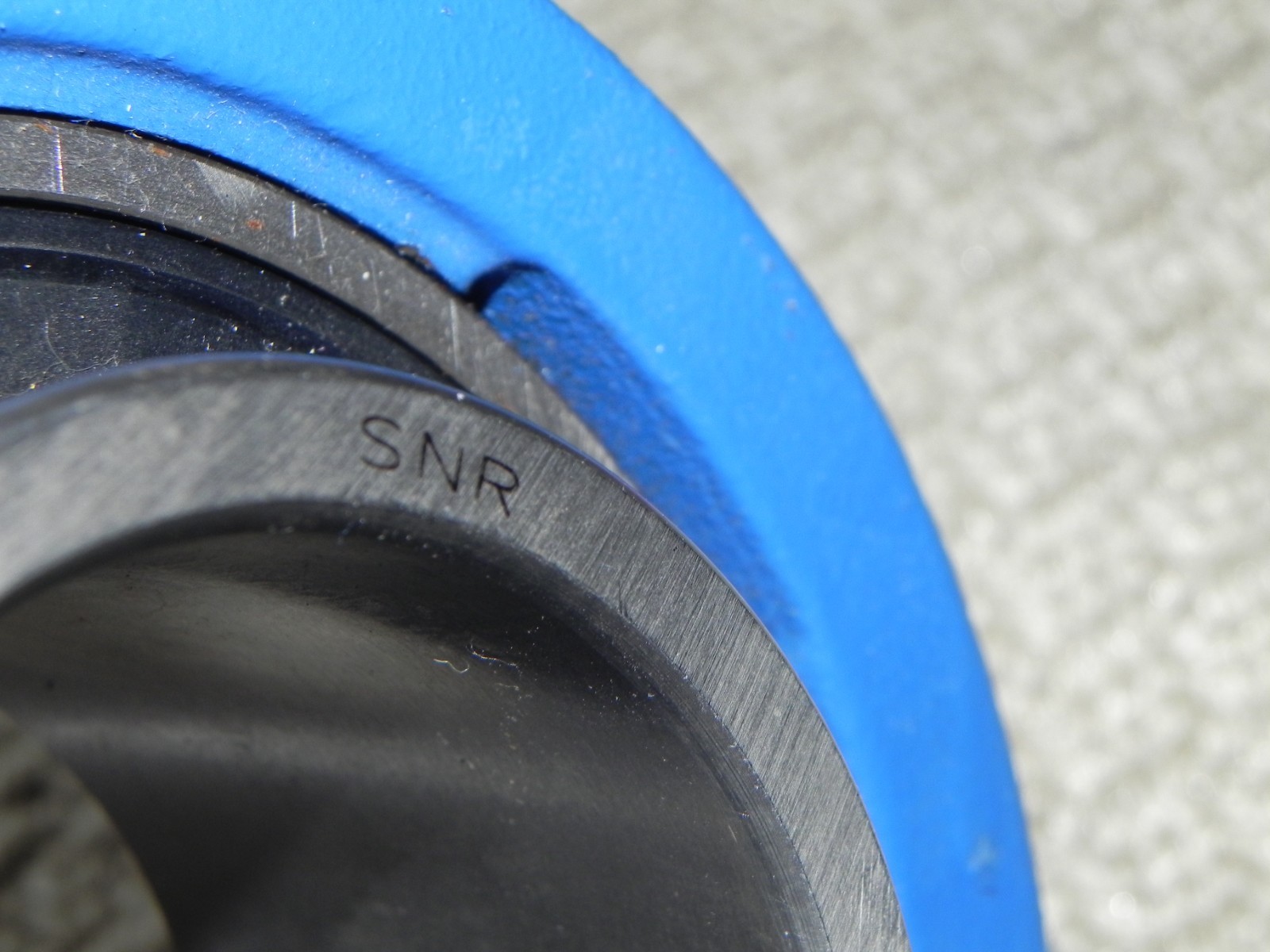 SNR FE213 4 Bolt Square Mounted Flange Bearing , 65 mm (approx. 2.56 in) UC213G2