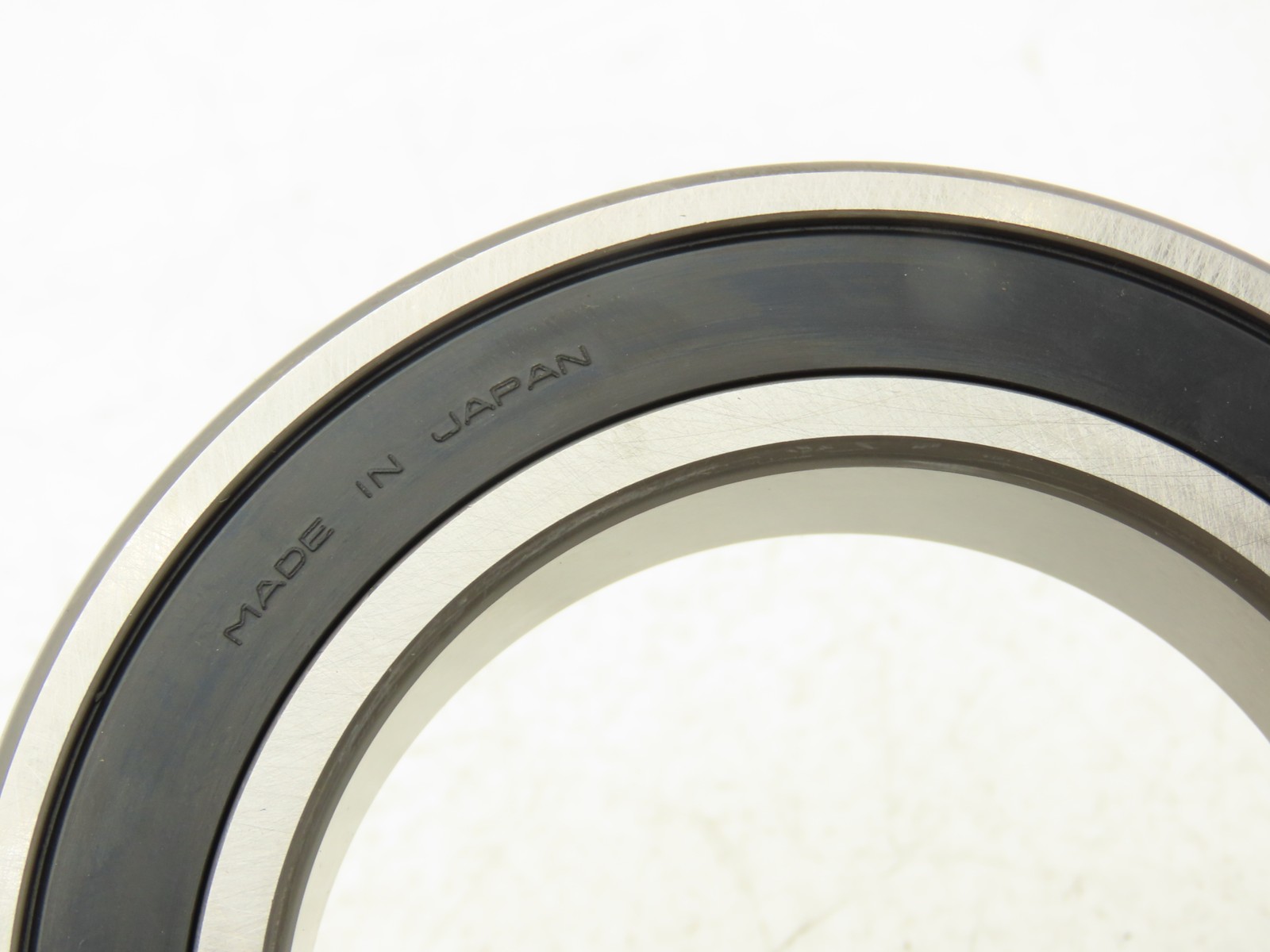 NSK 6014V Deep Groove Ball Bearing 70 mm ID x 110 mm OD x 20 mm Sealed