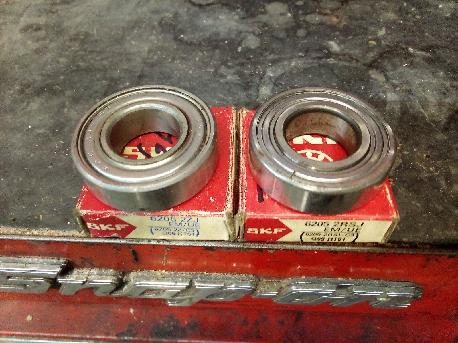 SKF Ball Bearing 6295 2Z/C3 AND 6205 2RDI/C3. Q66-HT51