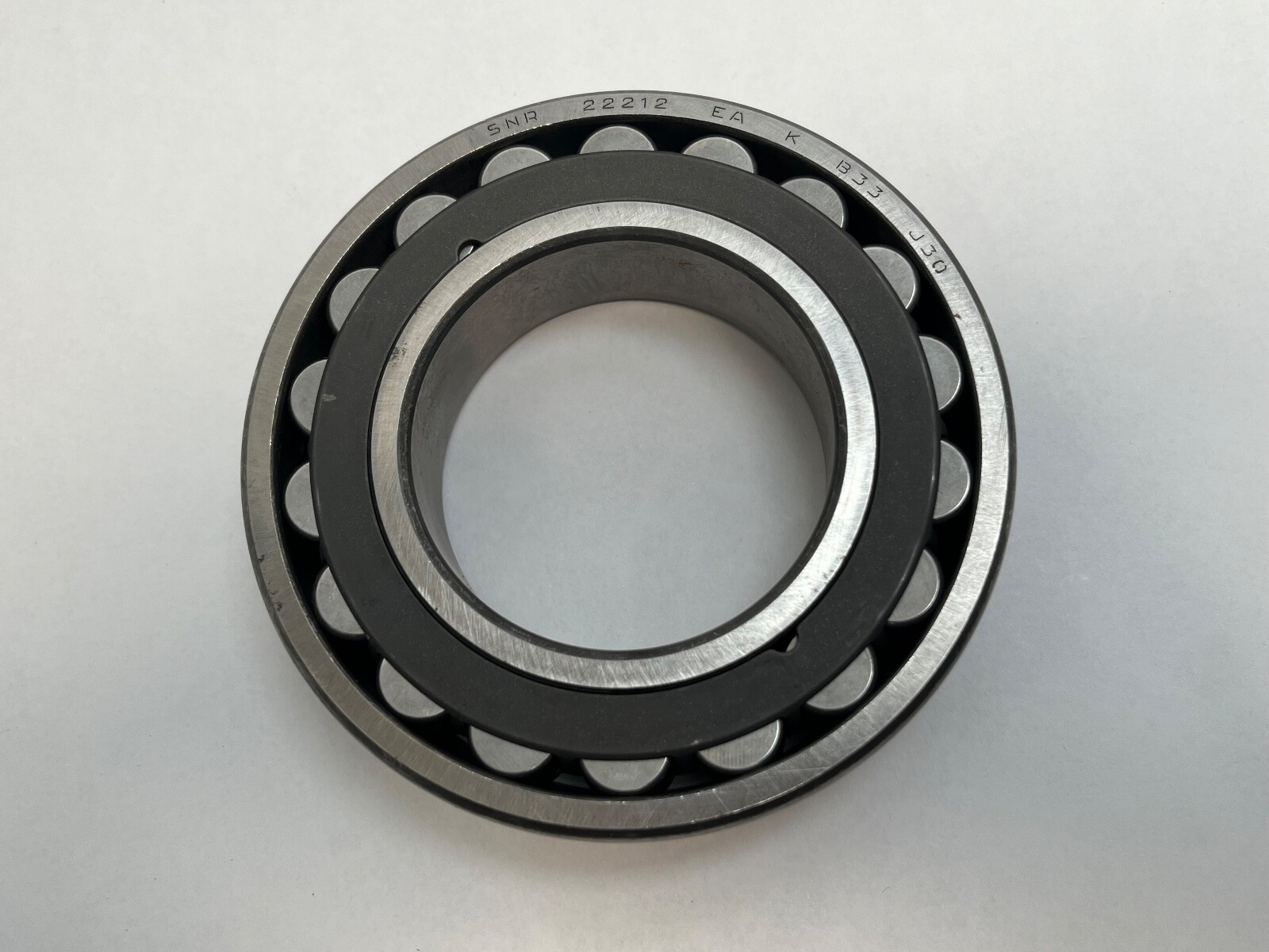 SNR 22212EAKB33J30 Bearing 60x110x28 mm 22212-E-A-K-B33-J30 22212EAKW33C3 Italy