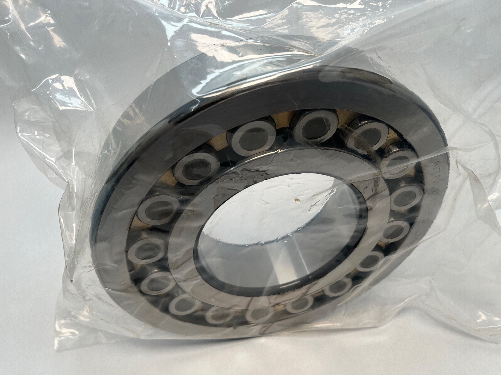 NTN 21320 Spherical Bearing 100x215x47 mm 21320-M Japan