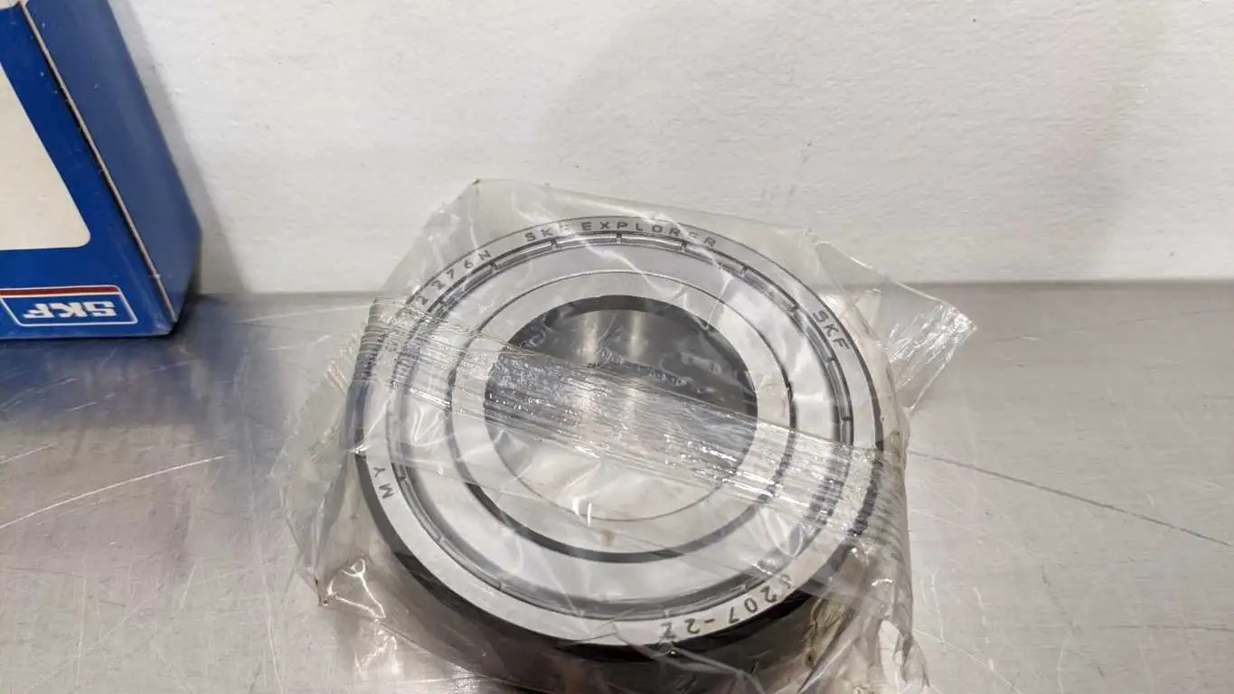 SKF 6207-2Z Deep Groove Ball Bearing Explorer New in Box