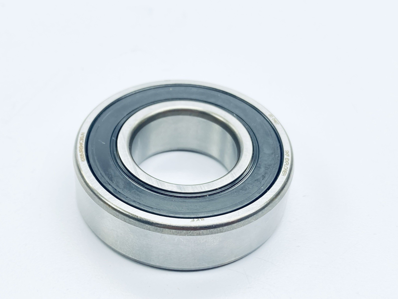 Lot of 4 SKF 6205-2RSH / 6205 2RSJEM Deep groove Ball Bearing 25mm-Id 52mmOd 15W
